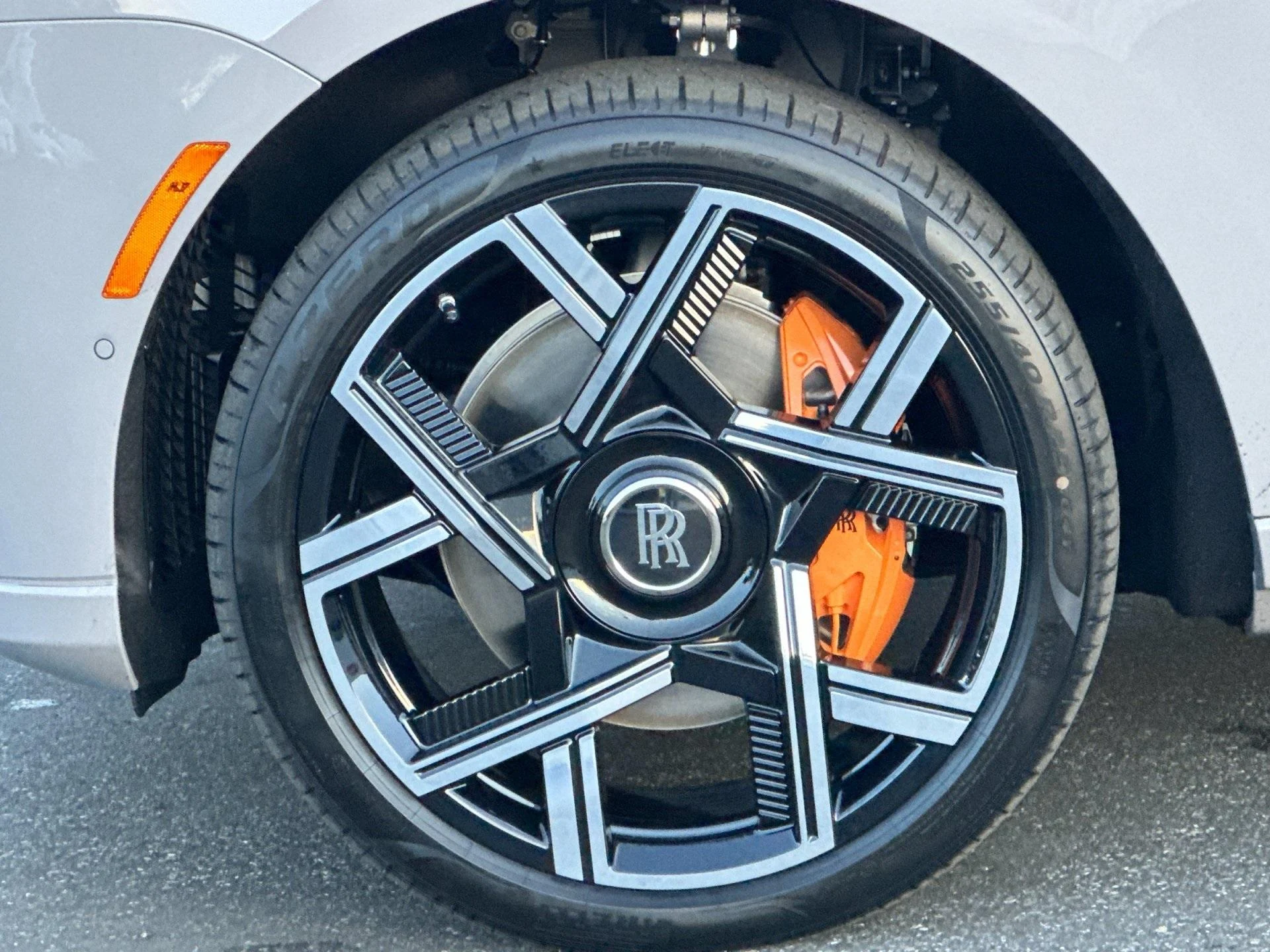 mph026_2522202991_New_2026_Rolls_Royce_Black_Badge_Cullinan_1763737868_98855e3f46