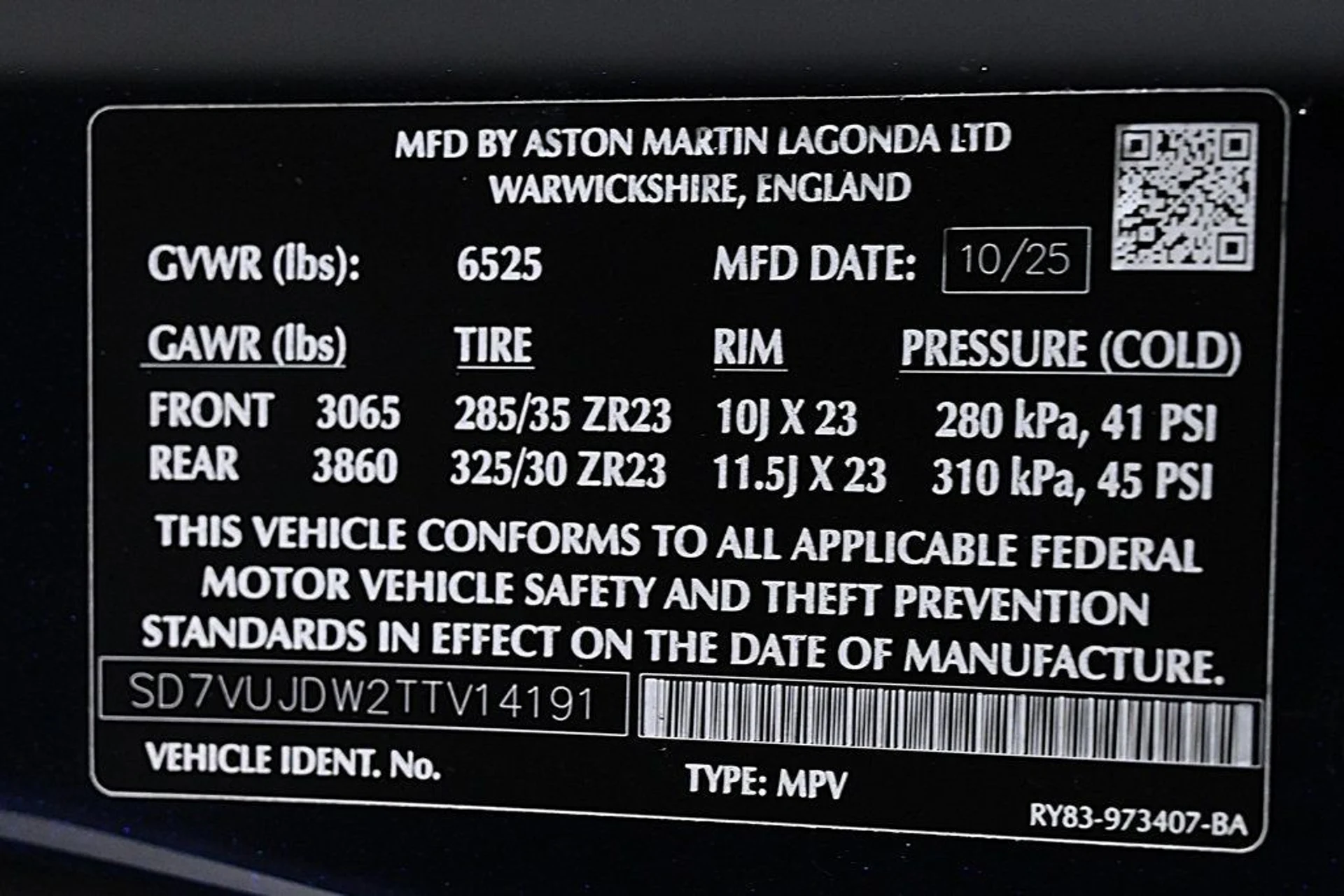 mph026_253684689_new_2026_aston_martin_dbx_707awd_11350_22970164_26_1024_3147b38901