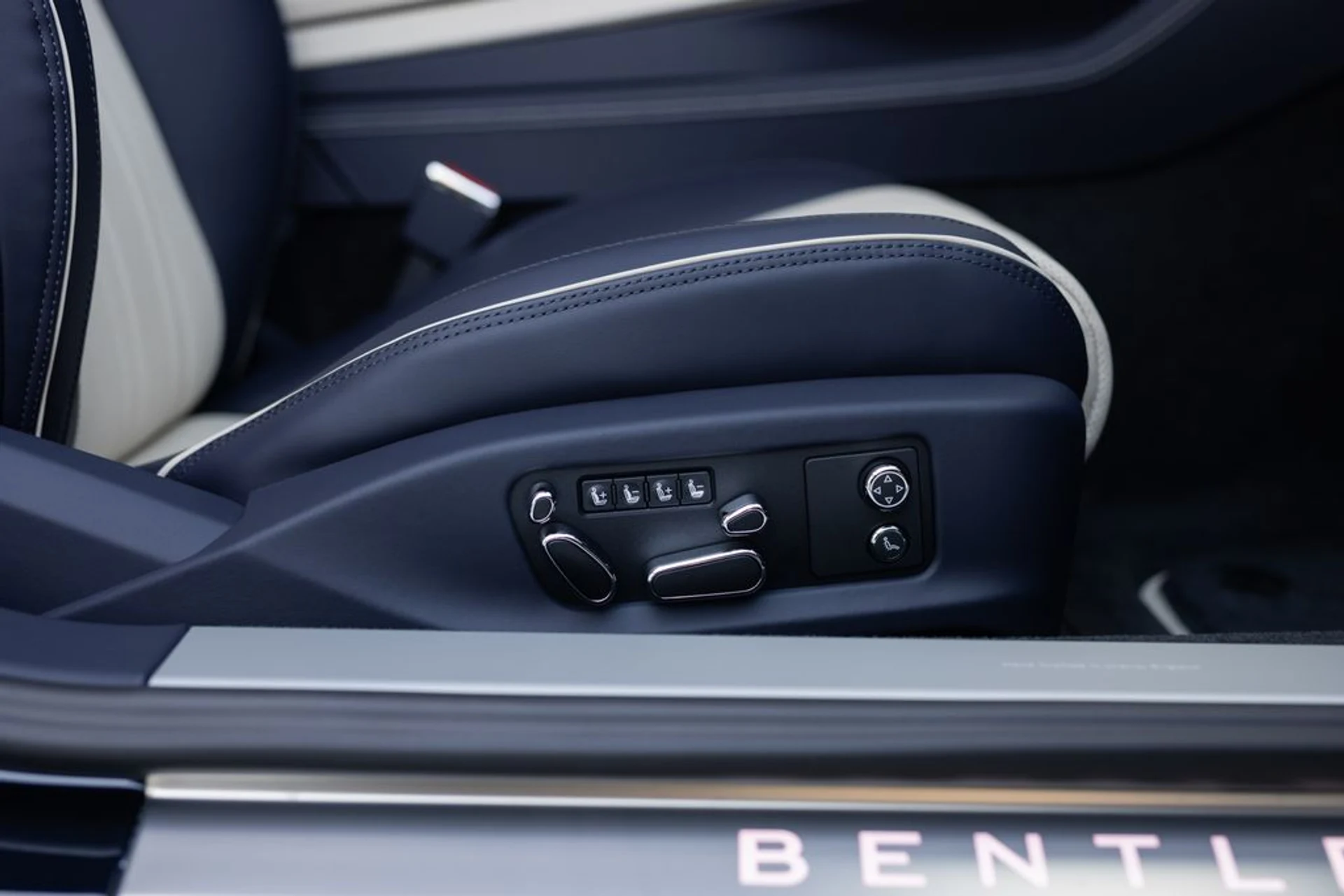 mph026_2537653869_14a9fa7e4b7b8f859472505c13ce357ax_c7fa1bb7f0