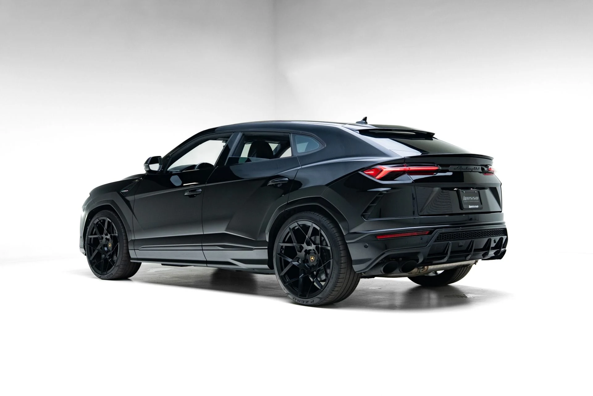 mph026_2546576923_Used_2019_Lamborghini_Urus_1778703309_953a88fb02