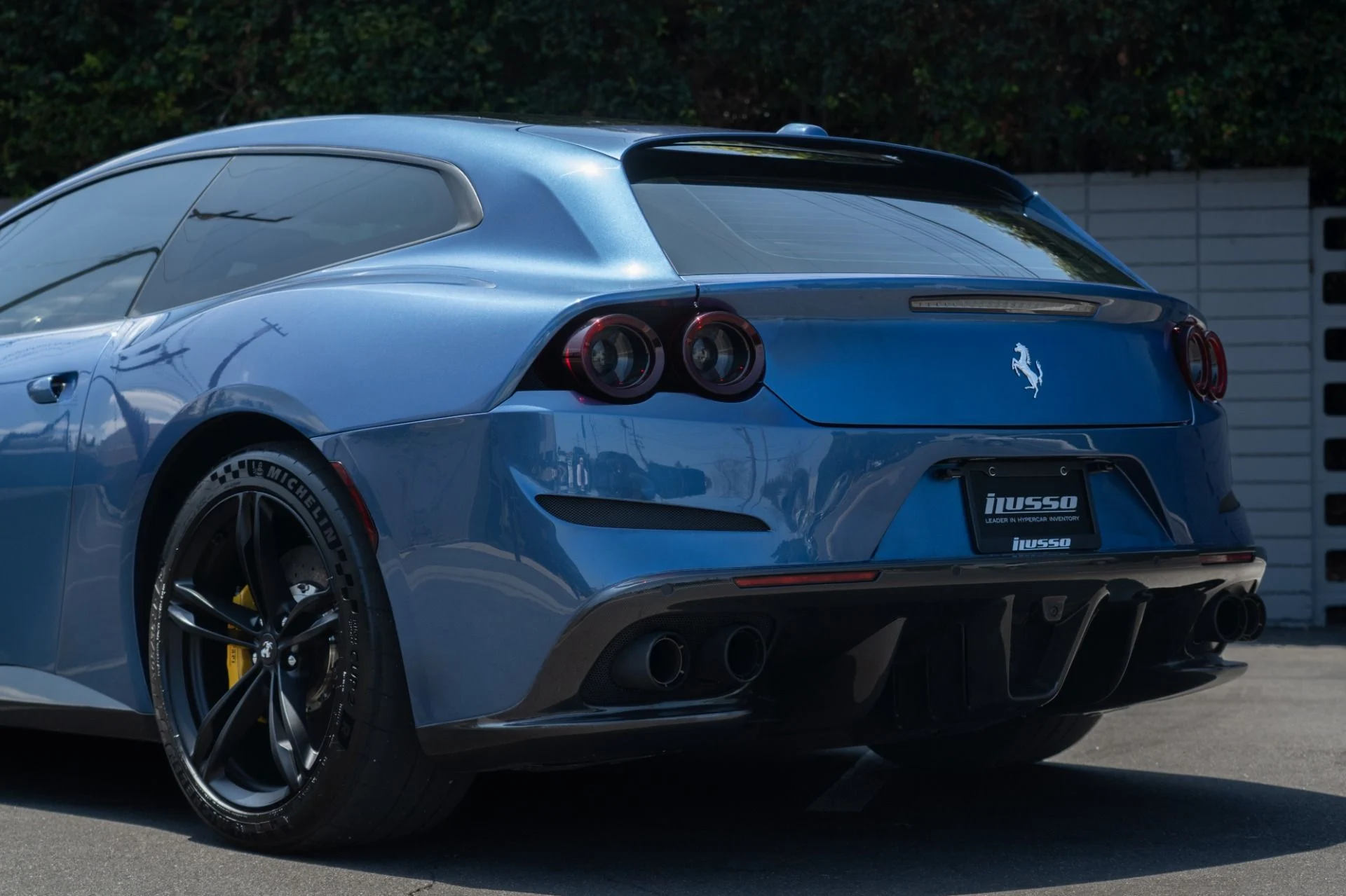 mph026_2555812114_Used_2017_Ferrari_GTC_4_Lusso_1755302053_1b6d32c709