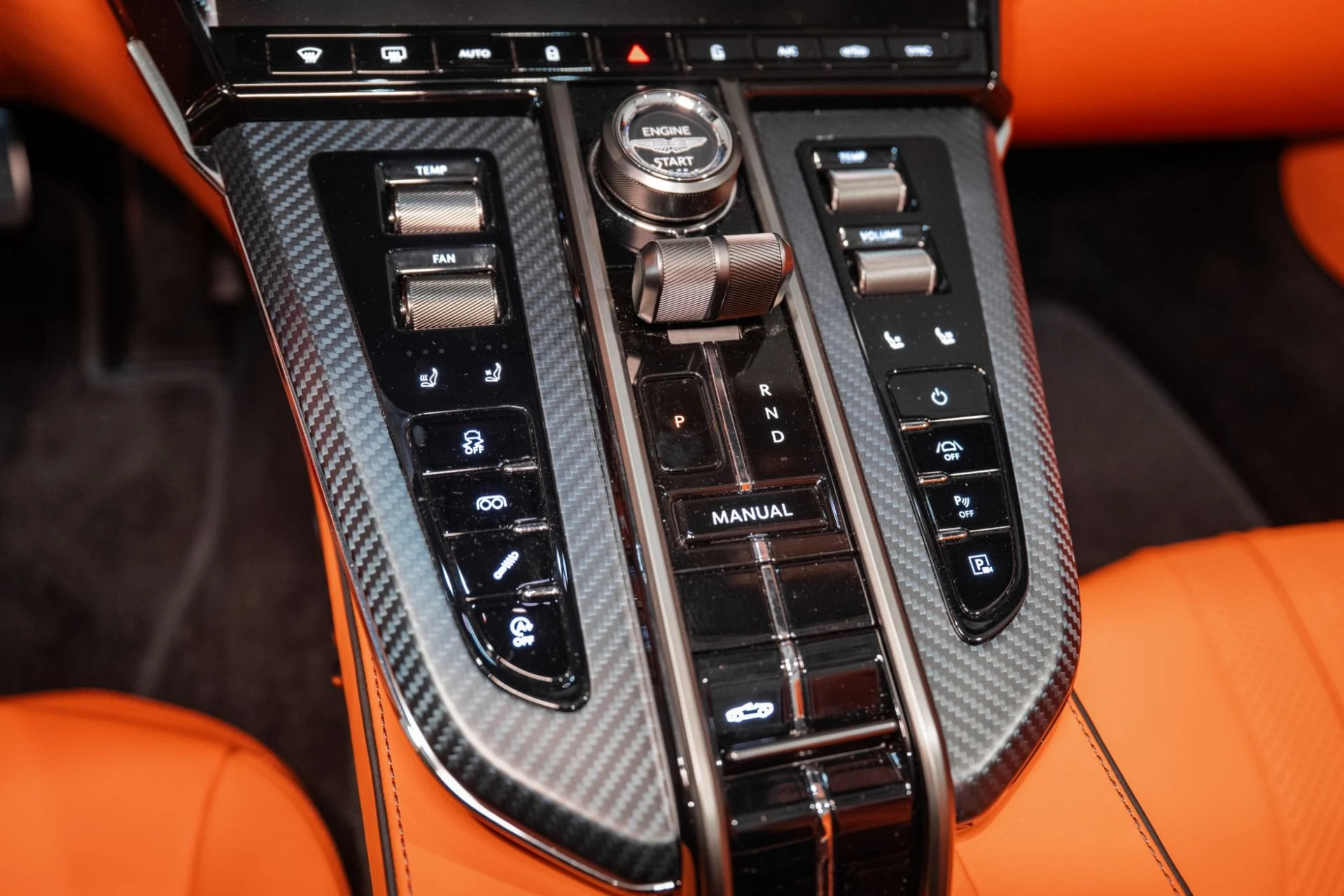 mph026_2561900659_New_2026_Aston_Martin_Vantage_Roadster_1761752064_8460d66da5