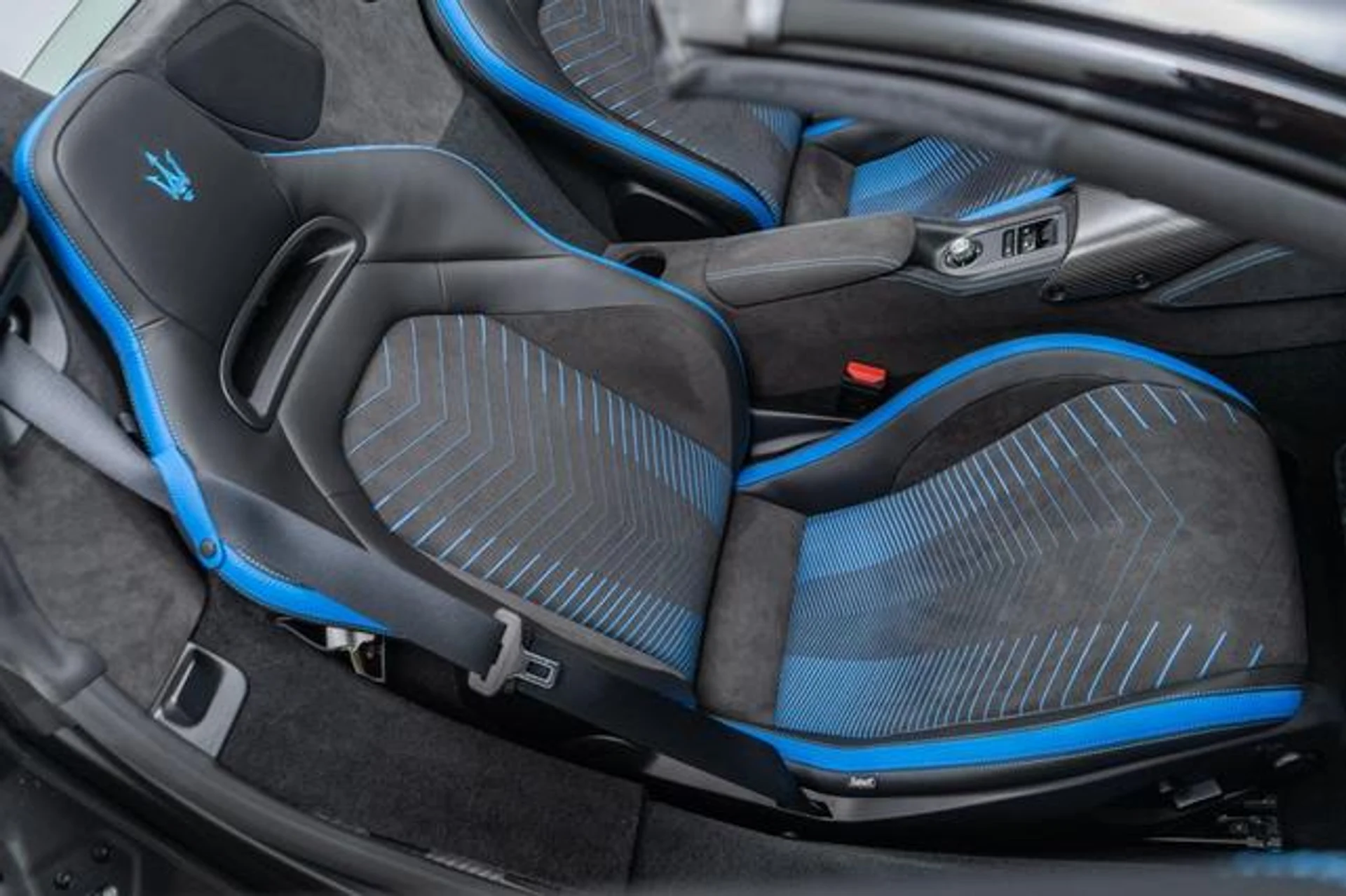 mph026_2562003398_b_OC_0_X3o9_Uy_XGE_4e_A7mk7_W_Ps_B_Tp8_047a297313