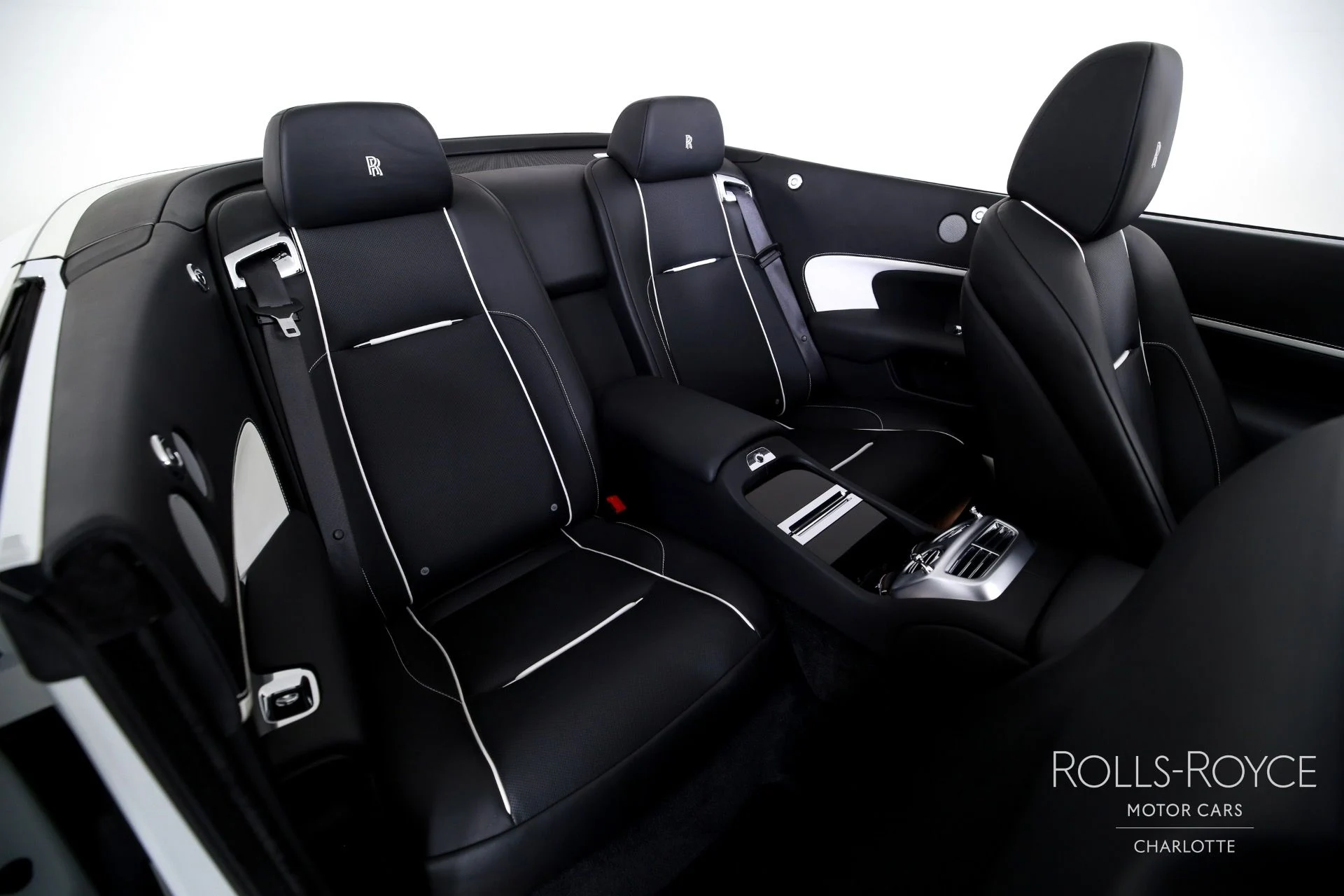 mph026_2571393323_Used_2018_Rolls_Royce_Dawn_1750953521_295436eebd