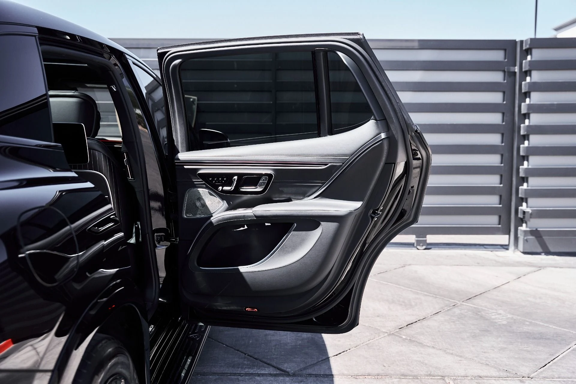 mph026_2574443748_Used_2024_Mercedes_Benz_EQS_Maybach_EQS_680_1775326024_3fb8c8fbfa