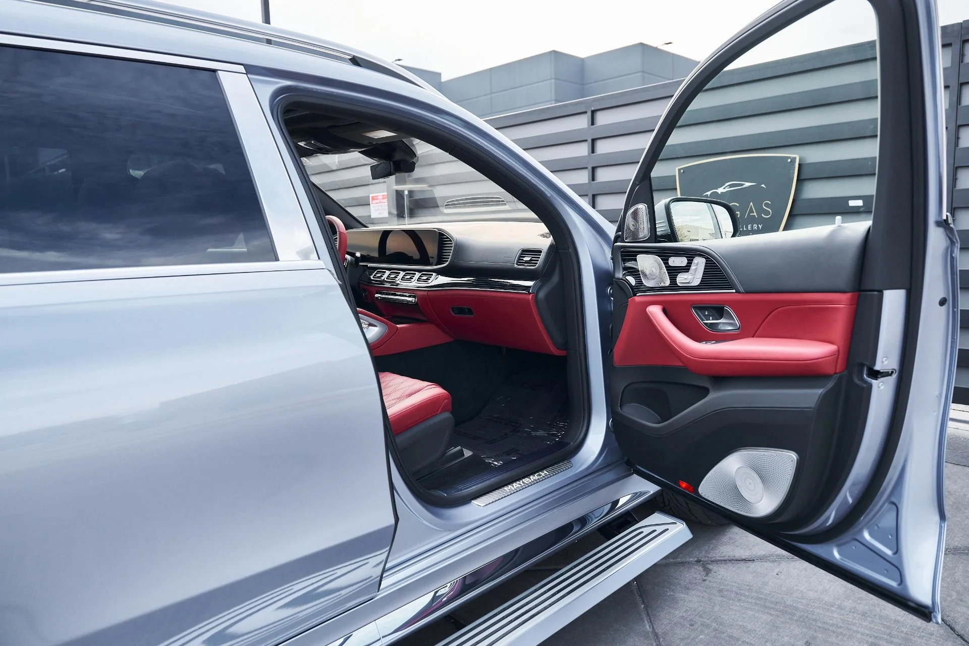 mph026_2578700702_Used_2026_Mercedes_Benz_GLS_Maybach_GLS_600_1769136313_6c4a945033