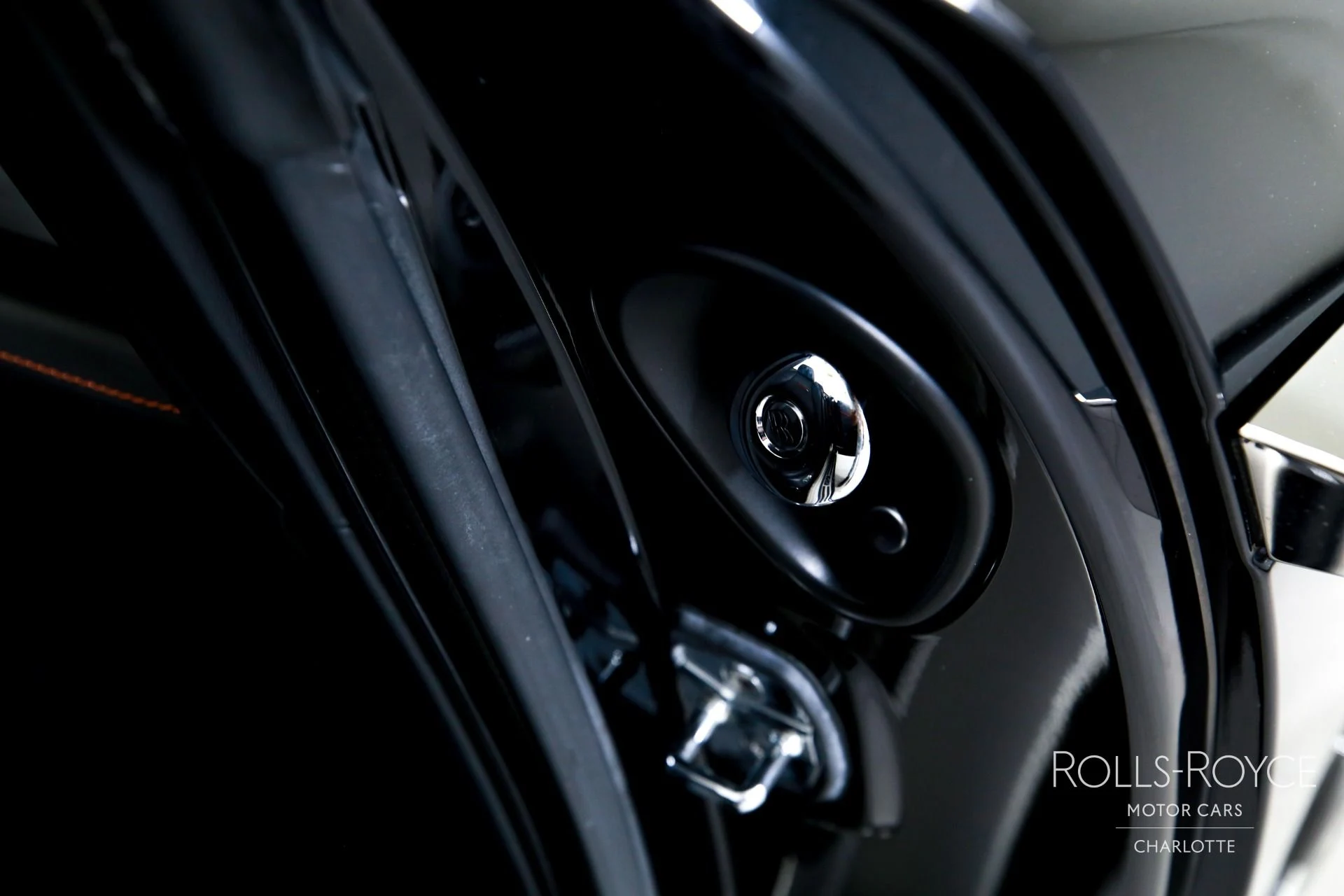 mph026_2588563405_Used_2019_Rolls_Royce_Black_Badge_Dawn_1783112300_f547f25b02