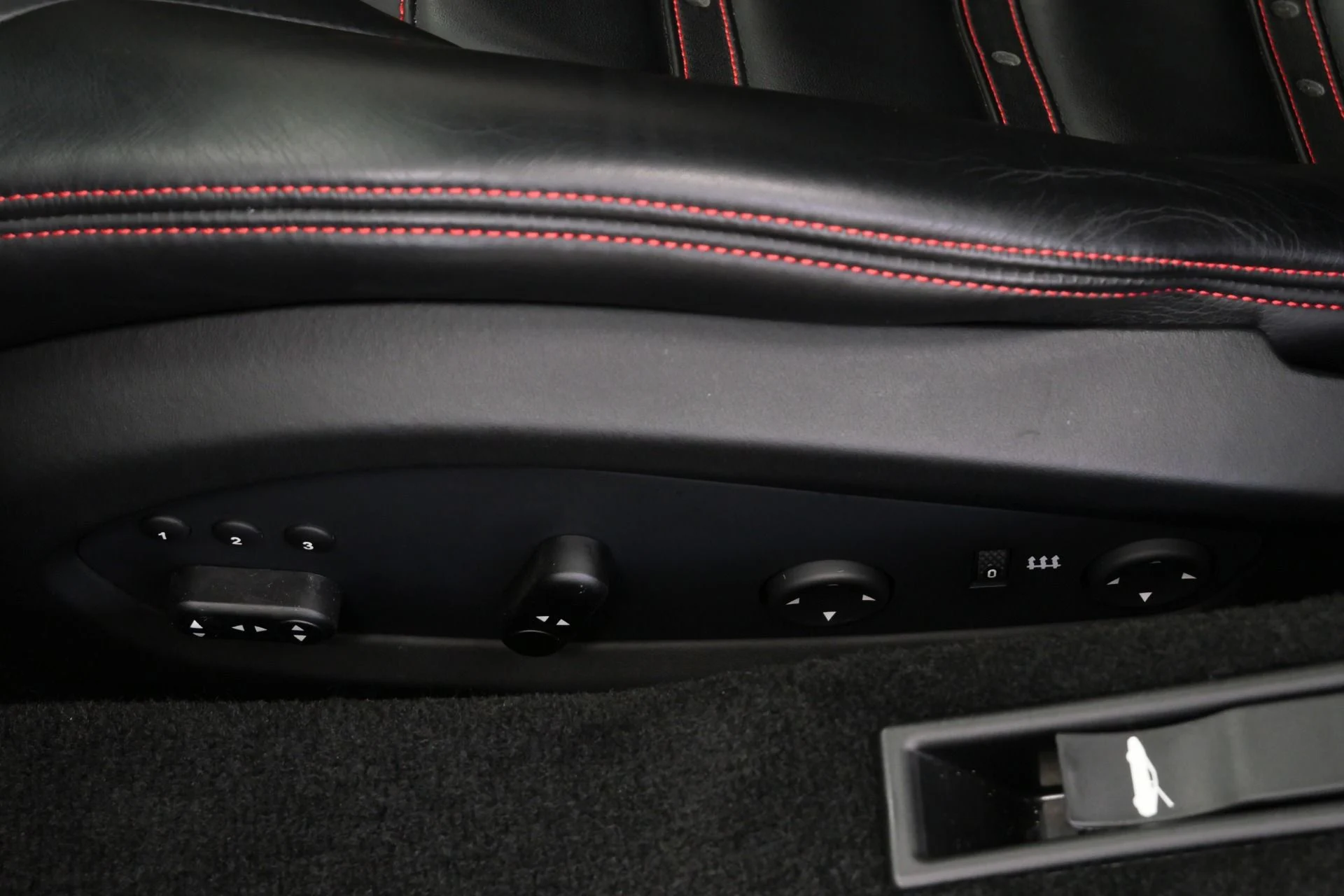 mph026_2593045246_Used_2018_Ferrari_488_GTB_1755879022_b804b925db