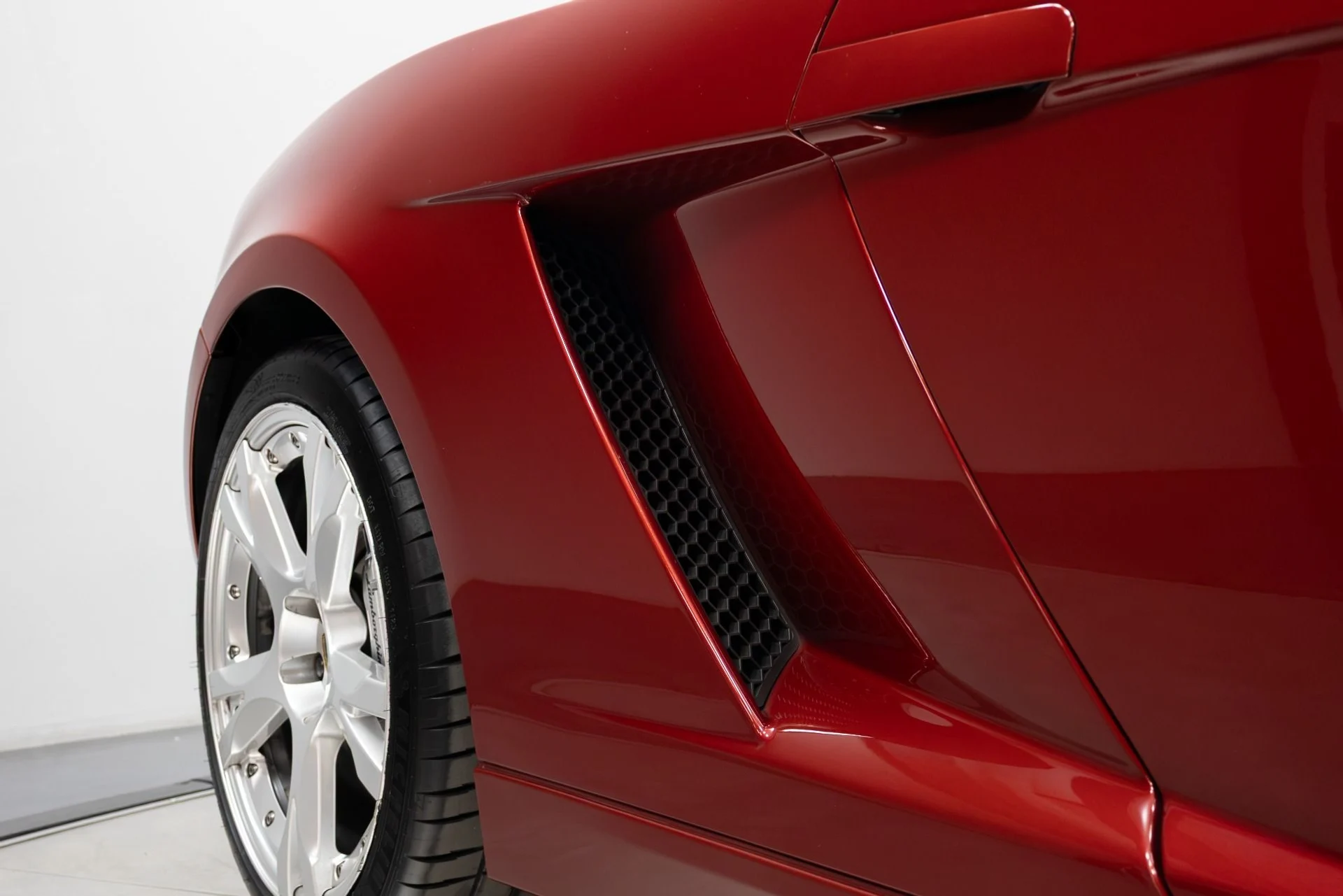 mph026_2602027723_Used_2006_Lamborghini_Gallardo_Base_1761580616_258c9f12bc