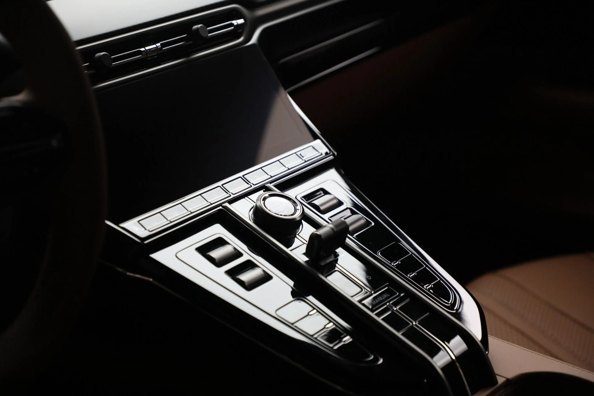 mph026_2624997218_New_2026_Aston_Martin_Vantage_038fa15290