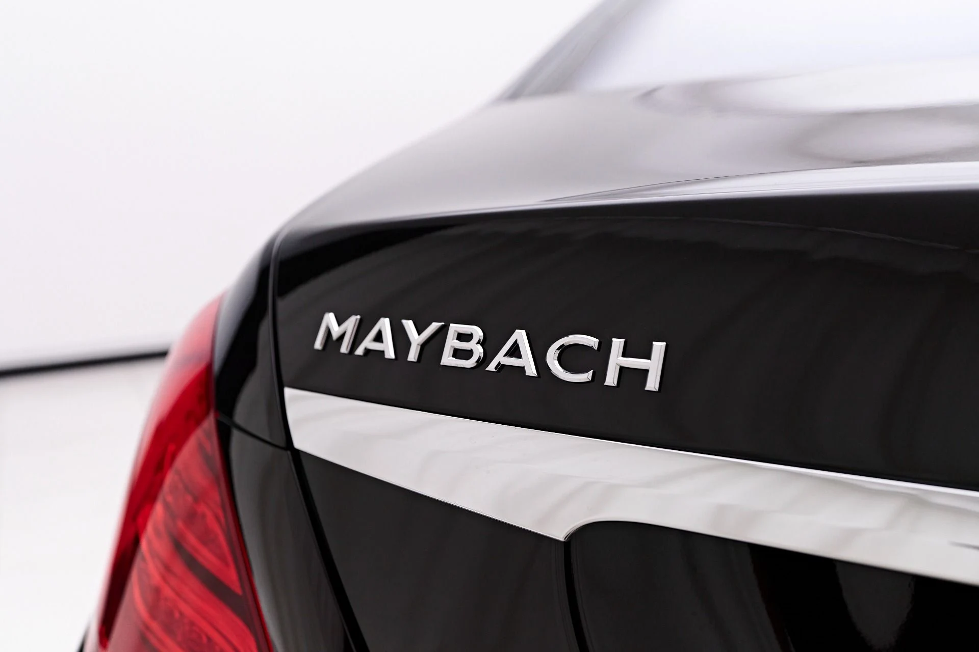 mph026_2625477394_Used_2016_Mercedes_Benz_S_Class_Maybach_S_600_1758850319_c1be8dd079