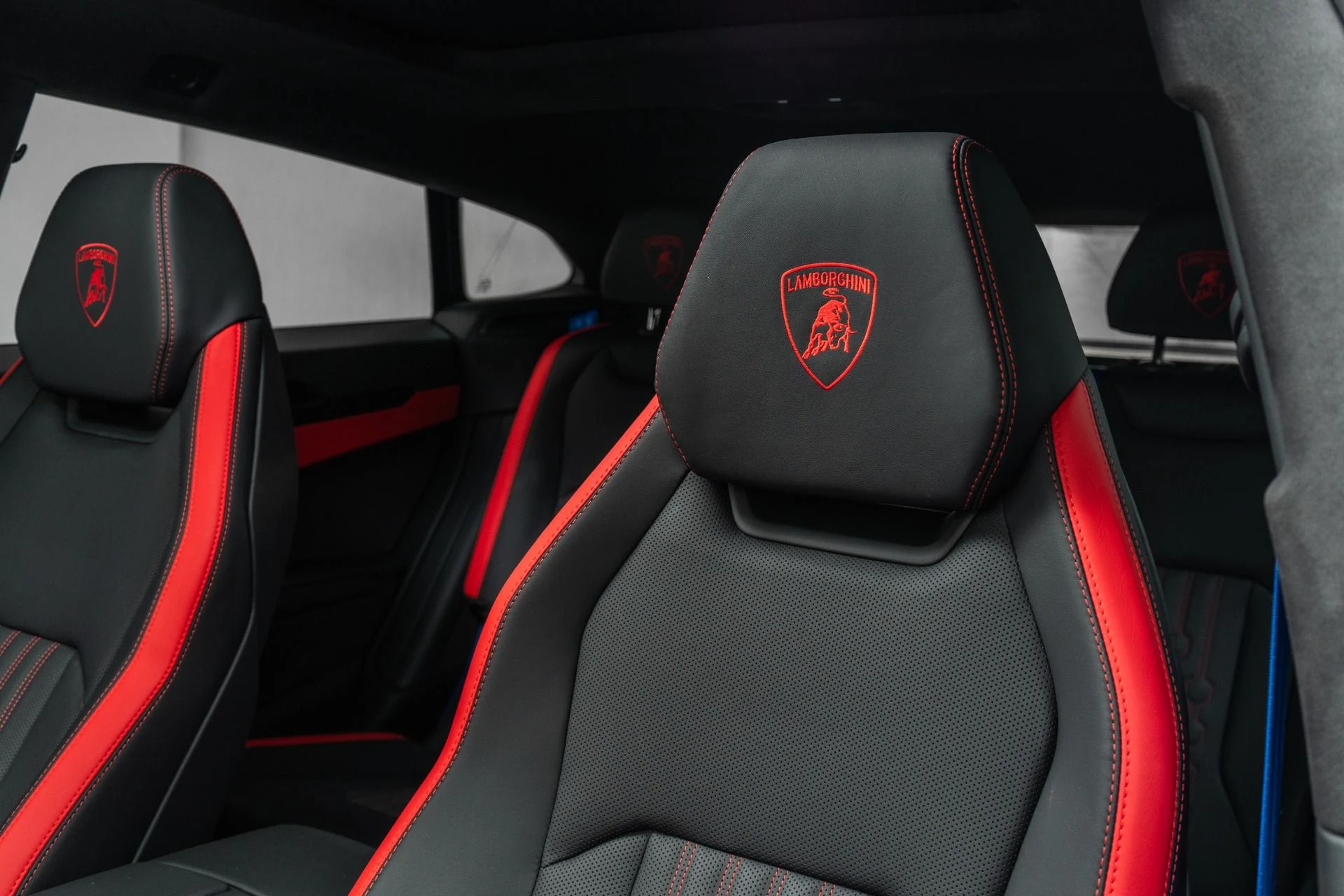 mph026_2626846571_Used_2025_Lamborghini_Urus_SE_Bang_and_Olufsen_Audio_Two_Tone_Interior_789_Horsepower_1773150487_41910eabd7