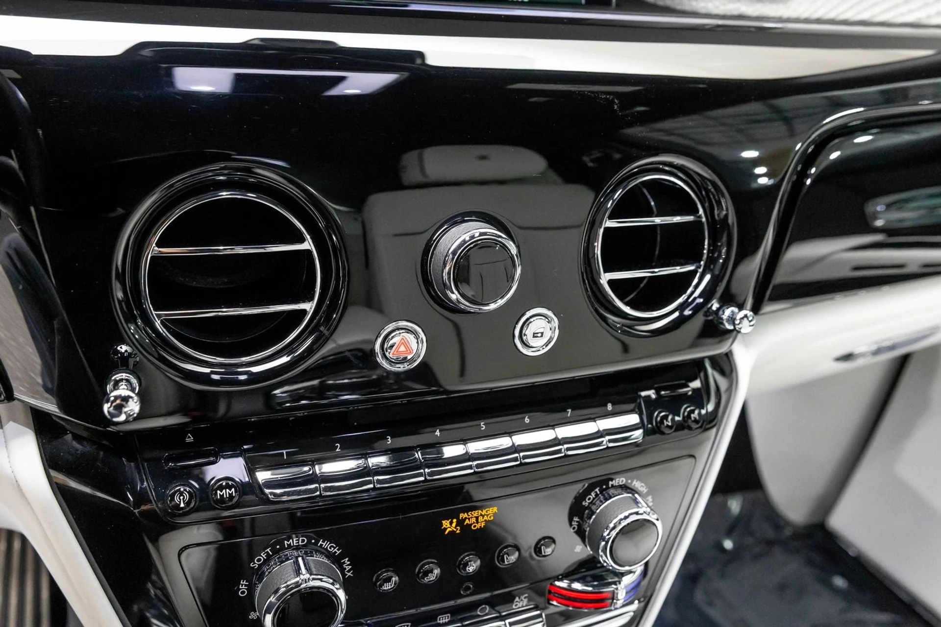 mph026_2643393981_27_a3532bb474