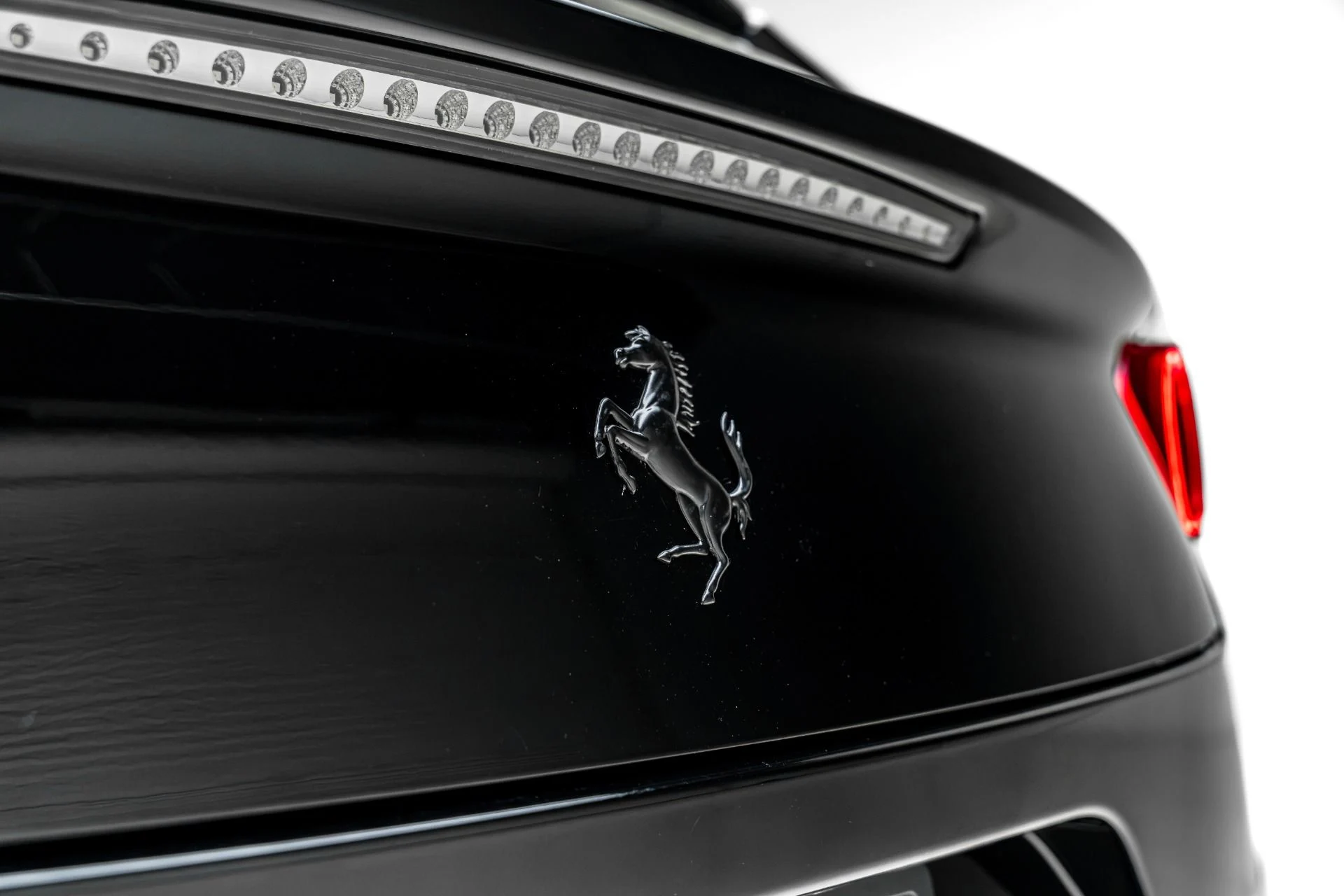 mph026_2644784145_Used_2018_Ferrari_GTC_4_Lusso_T_1783036211_e8159a035f