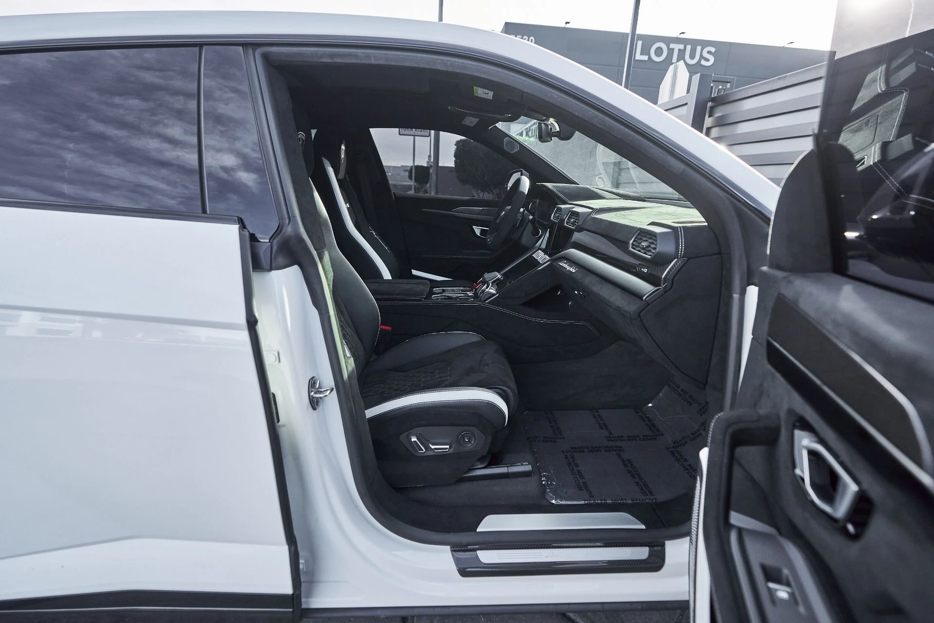 mph026_2645064885_Used_2024_Lamborghini_Urus_Performante_1764730698_209c2d2bc9