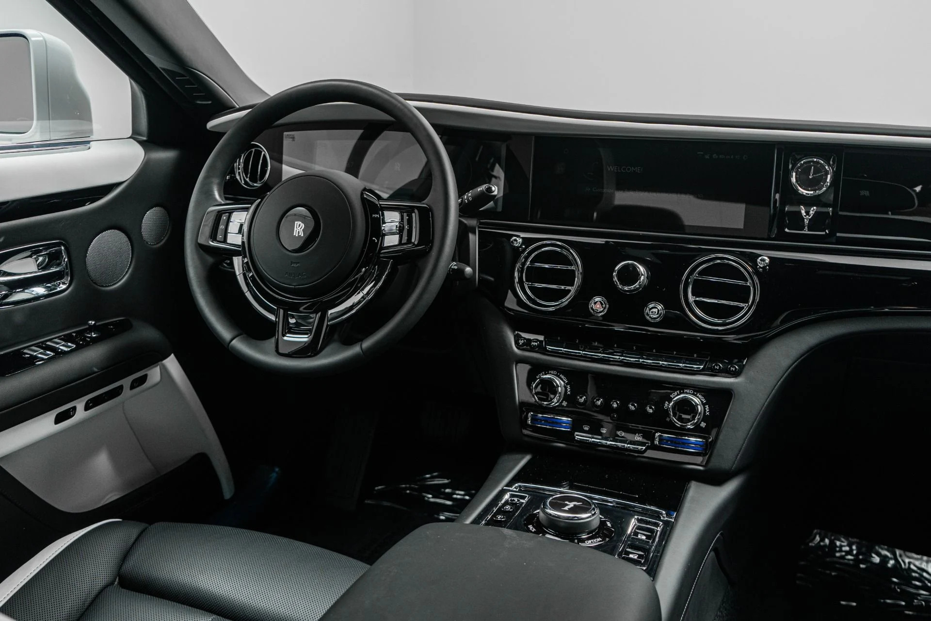 mph026_2649819729_Used_2026_Rolls_Royce_Ghost_Two_Tone_Interior_Low_Miles_1781640354_1289c6a5a9