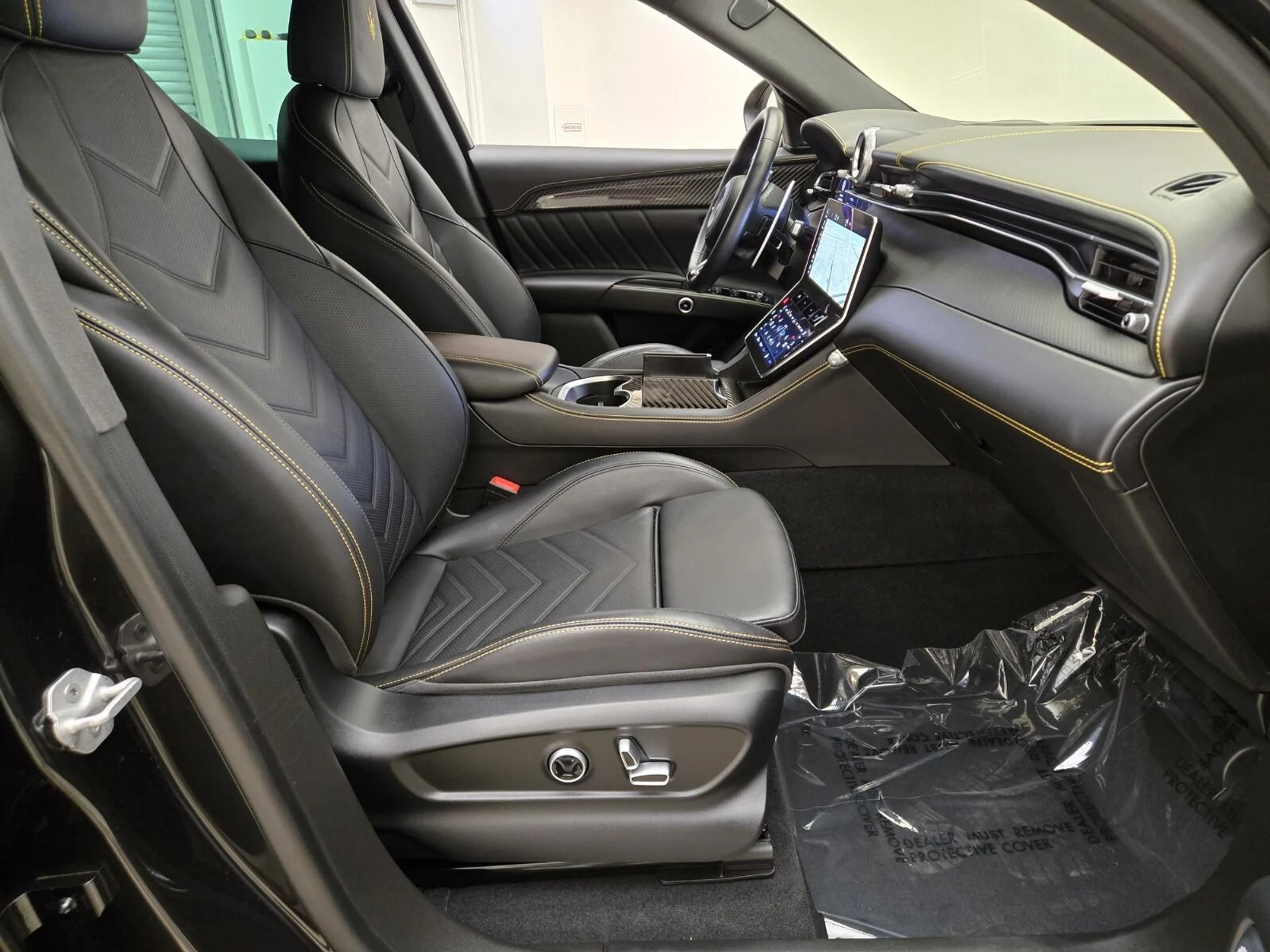 mph026_2655359081_Used_2023_Maserati_Grecale_Modena_1756365820_23e355f23c