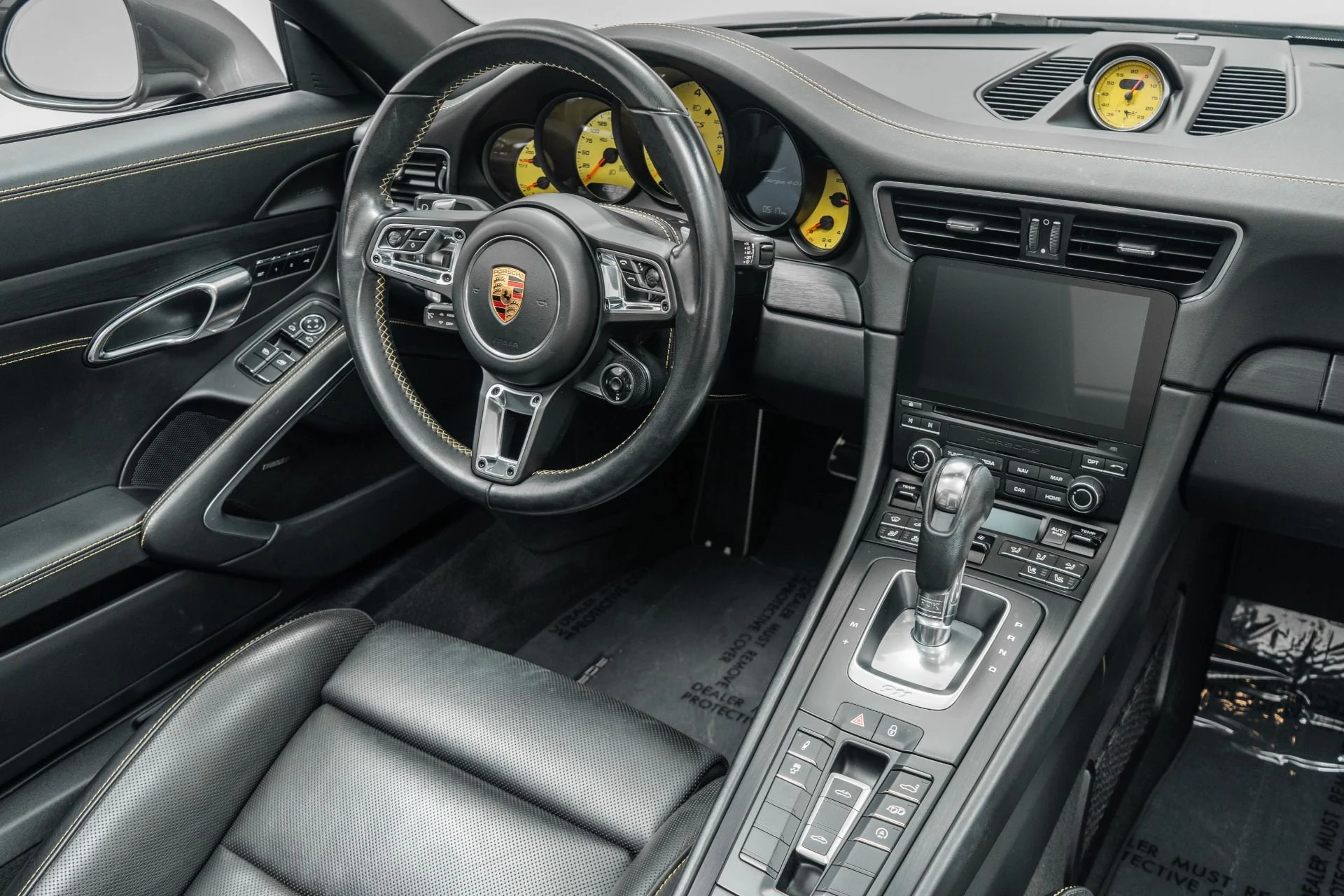 mph026_2669886369_Used_2018_Porsche_911_Targa_4_GTS_1781794965_1a08e99a3d