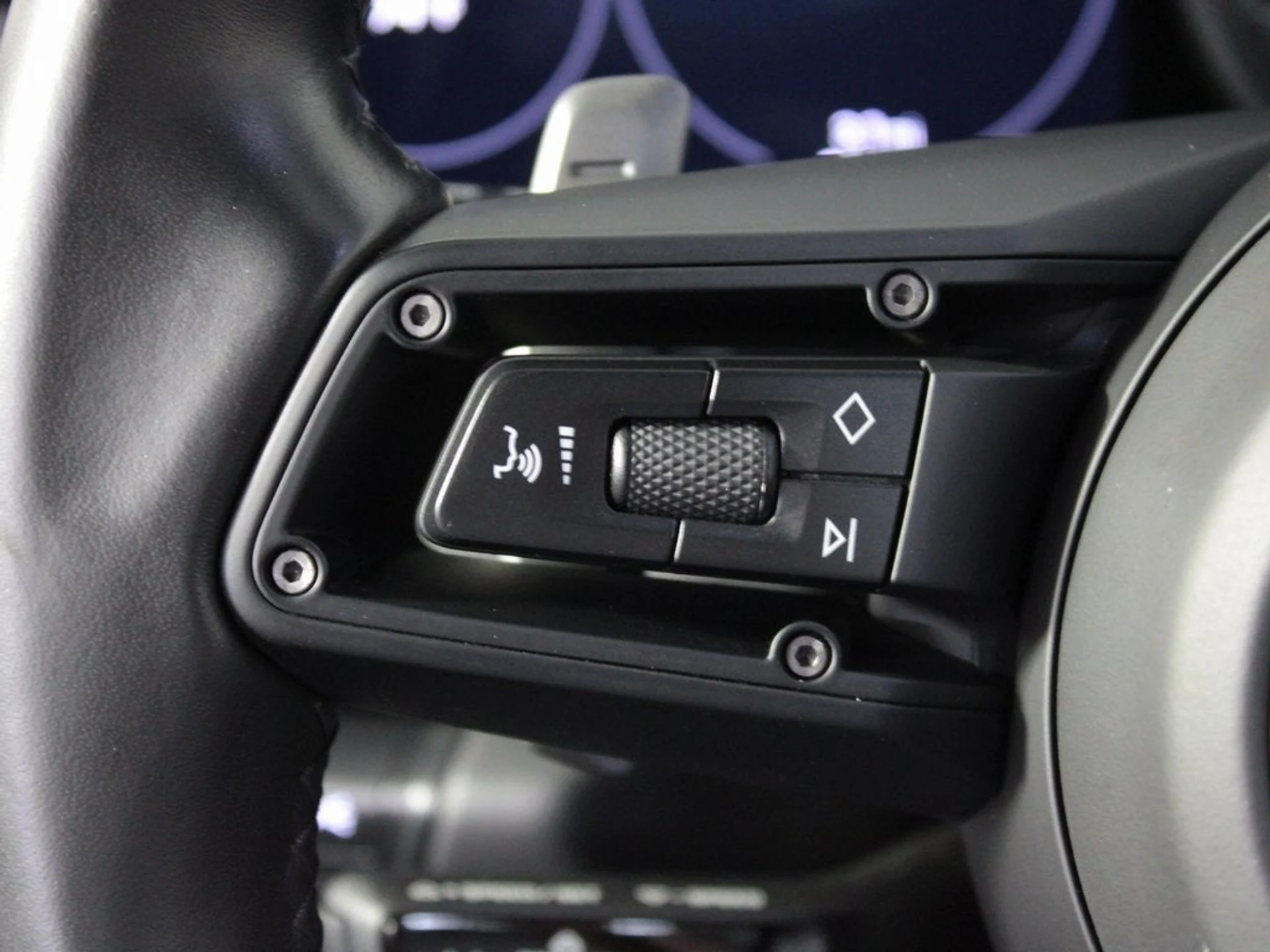 mph026_2670730725_27_1660e44f08