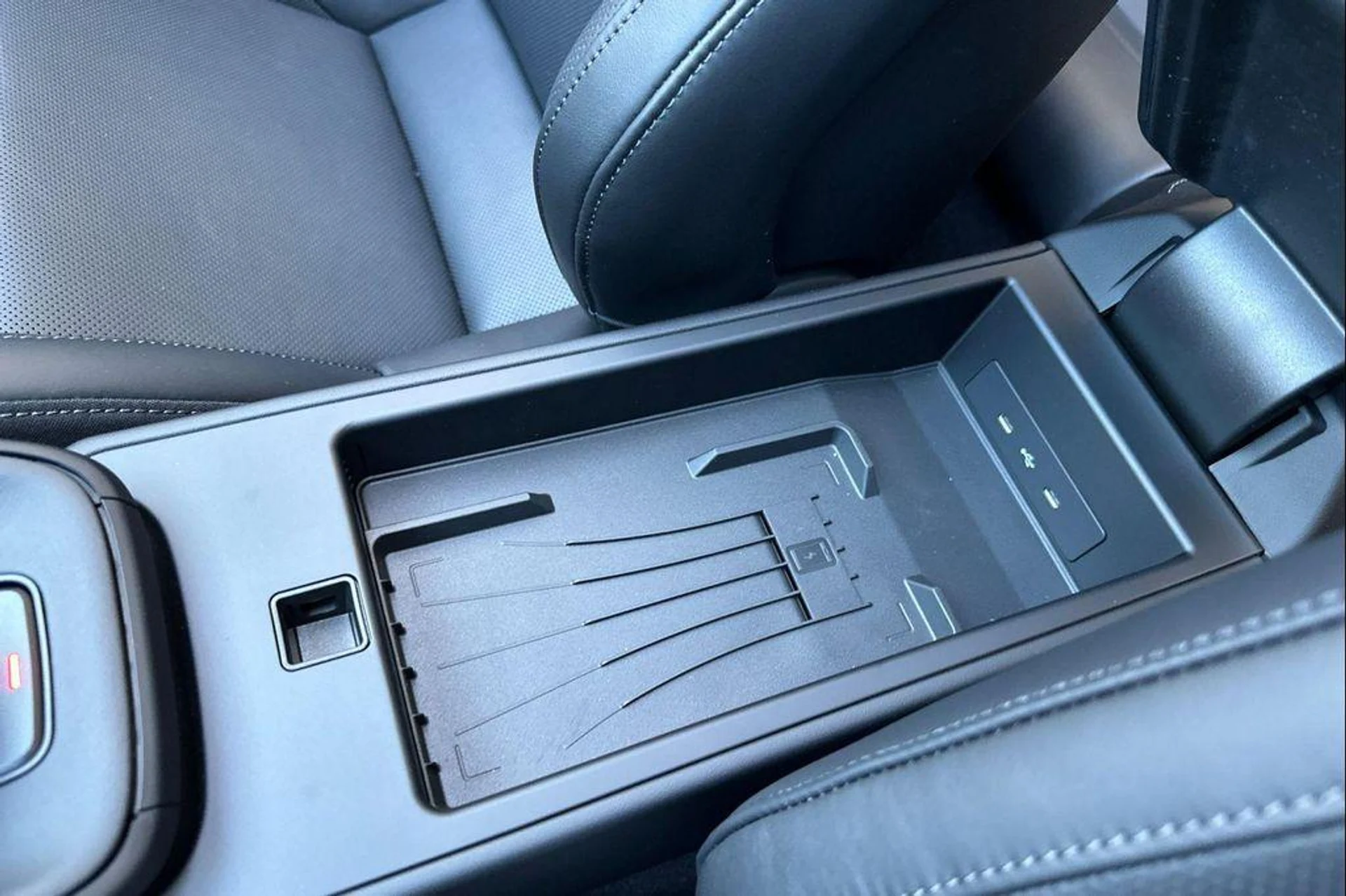 mph026_2671478245_u_D_Ye7_Be_EC_Ea_Ij_AKDN_Amoio_Ey_D_So_b4558be922