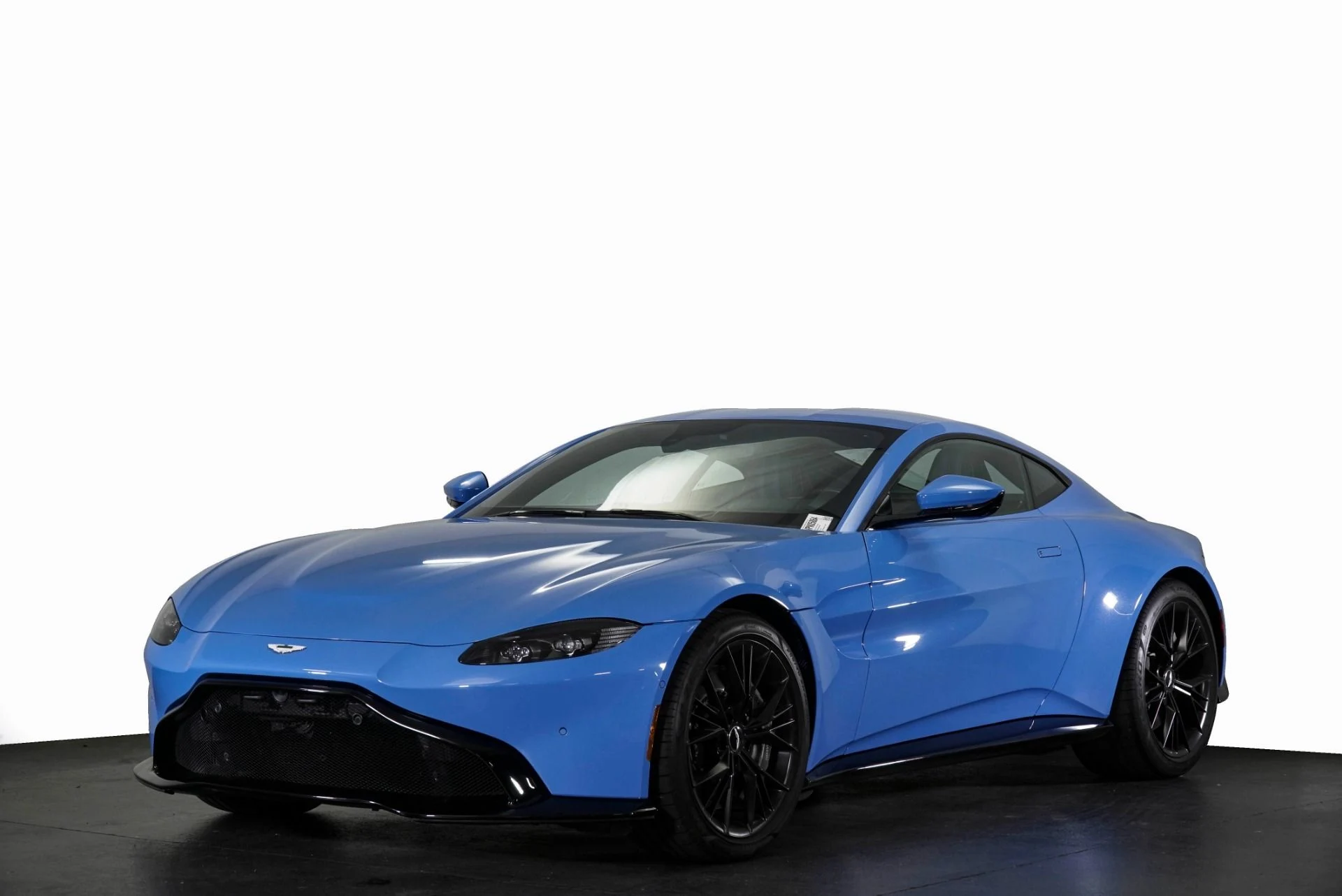 mph026_2679748151_Used_2021_Aston_Martin_Vantage_1770366066_58be0564e8