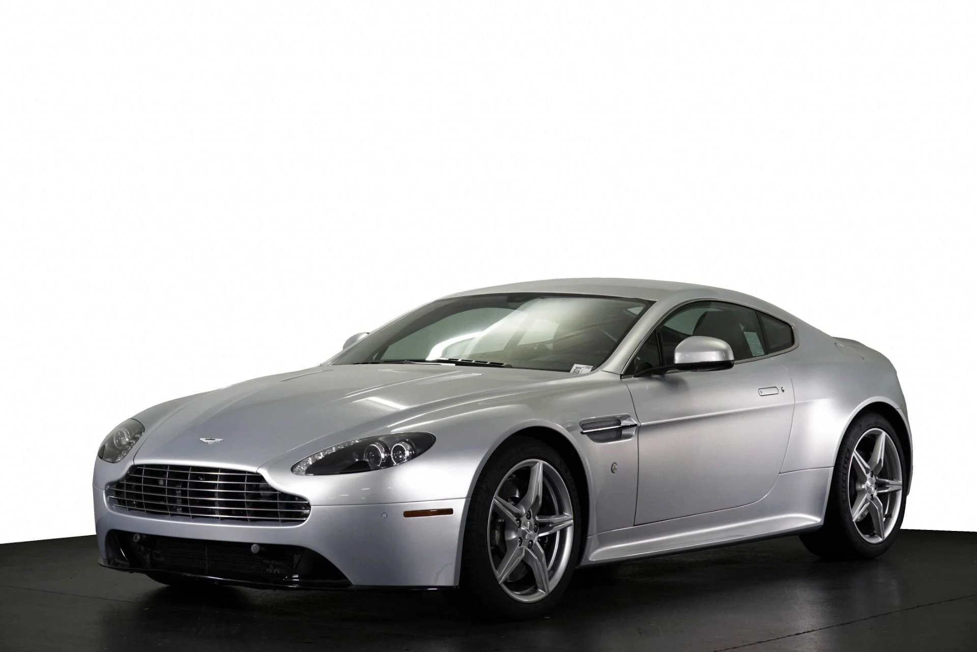 mph026_2682165013_Used_2016_Aston_Martin_V8_Vantage_S_1775836996_ee85d81983