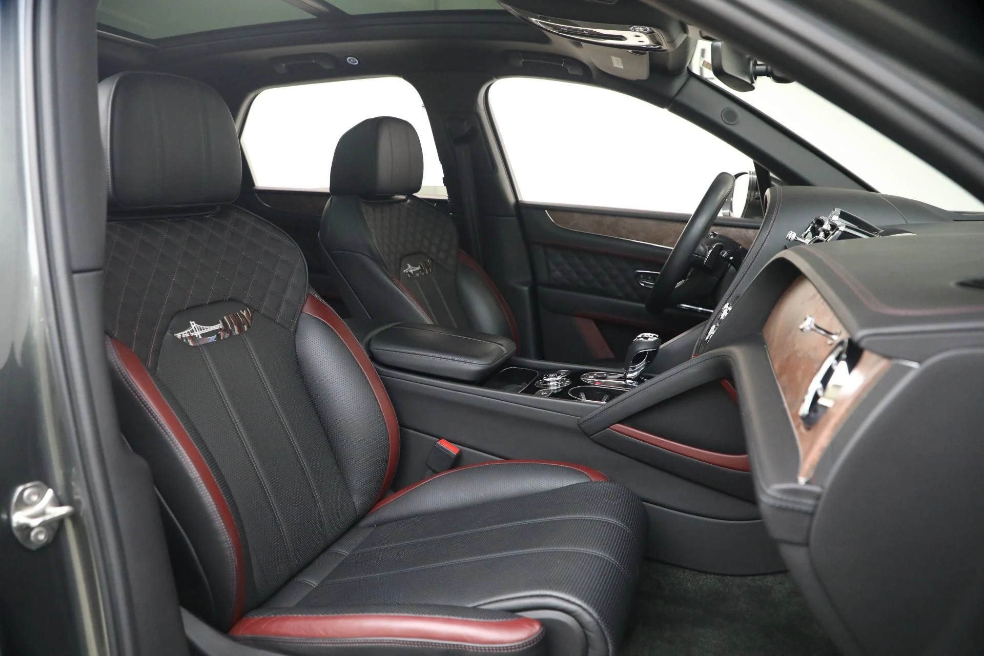 mph026_2694327714_Used_2022_Bentley_Bentayga_V8_1772493107_6666337c96