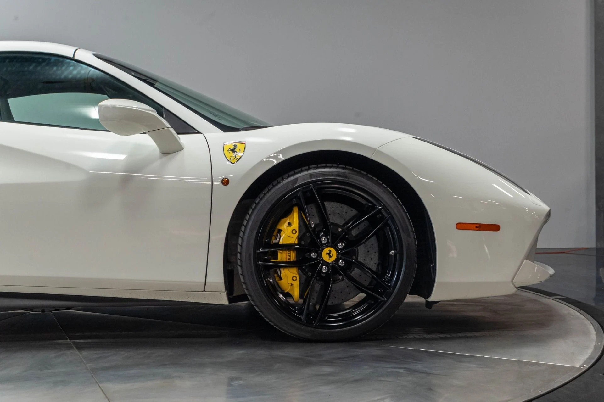 mph026_2694891039_Used_2016_Ferrari_488_Spider_1784843221_7cd078ebe7