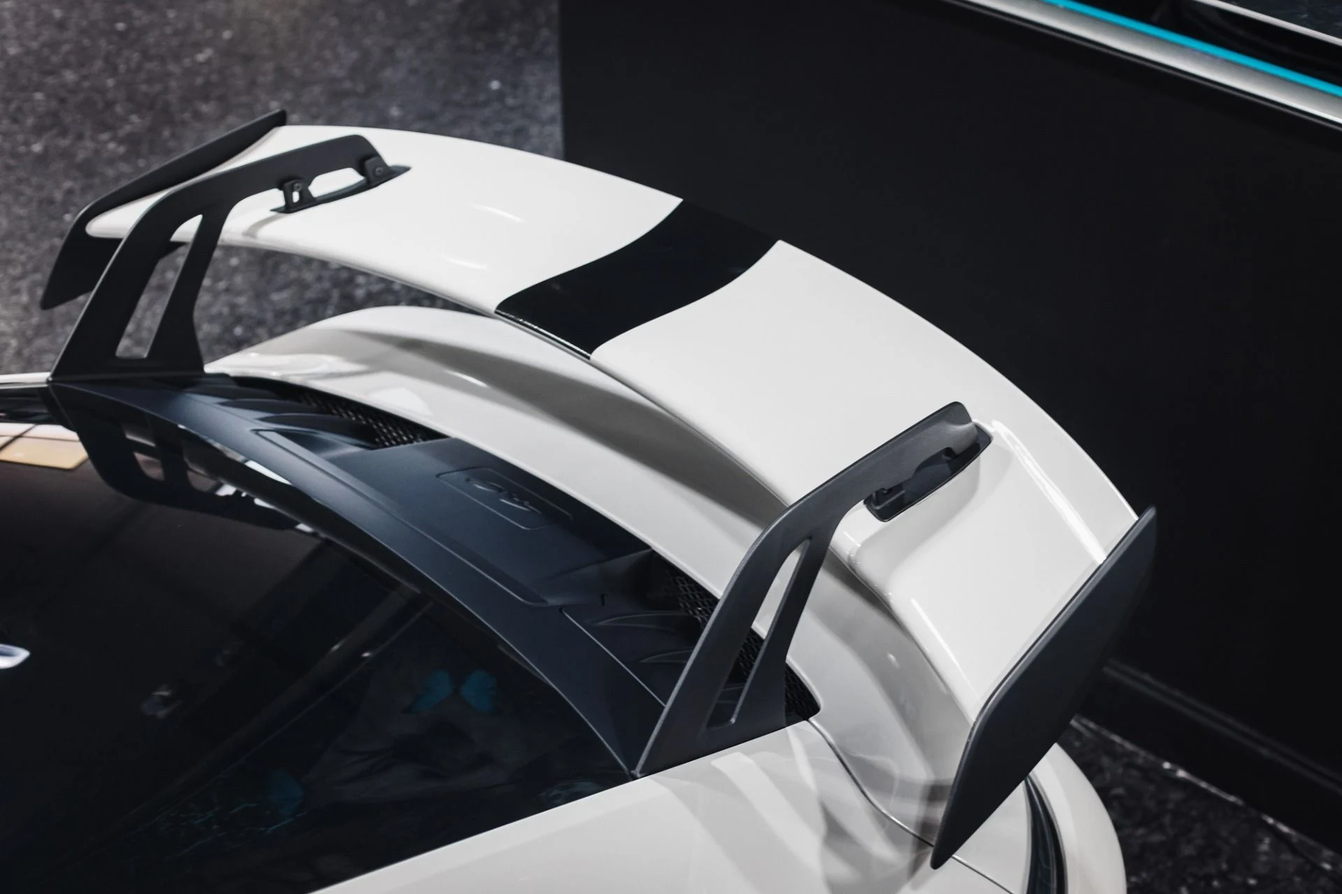 mph026_2695328515_Used_2022_Porsche_911_GT_3_Chalk_CC_Bs_Tasteful_Upgrades_1775764800_f7cdb10efd