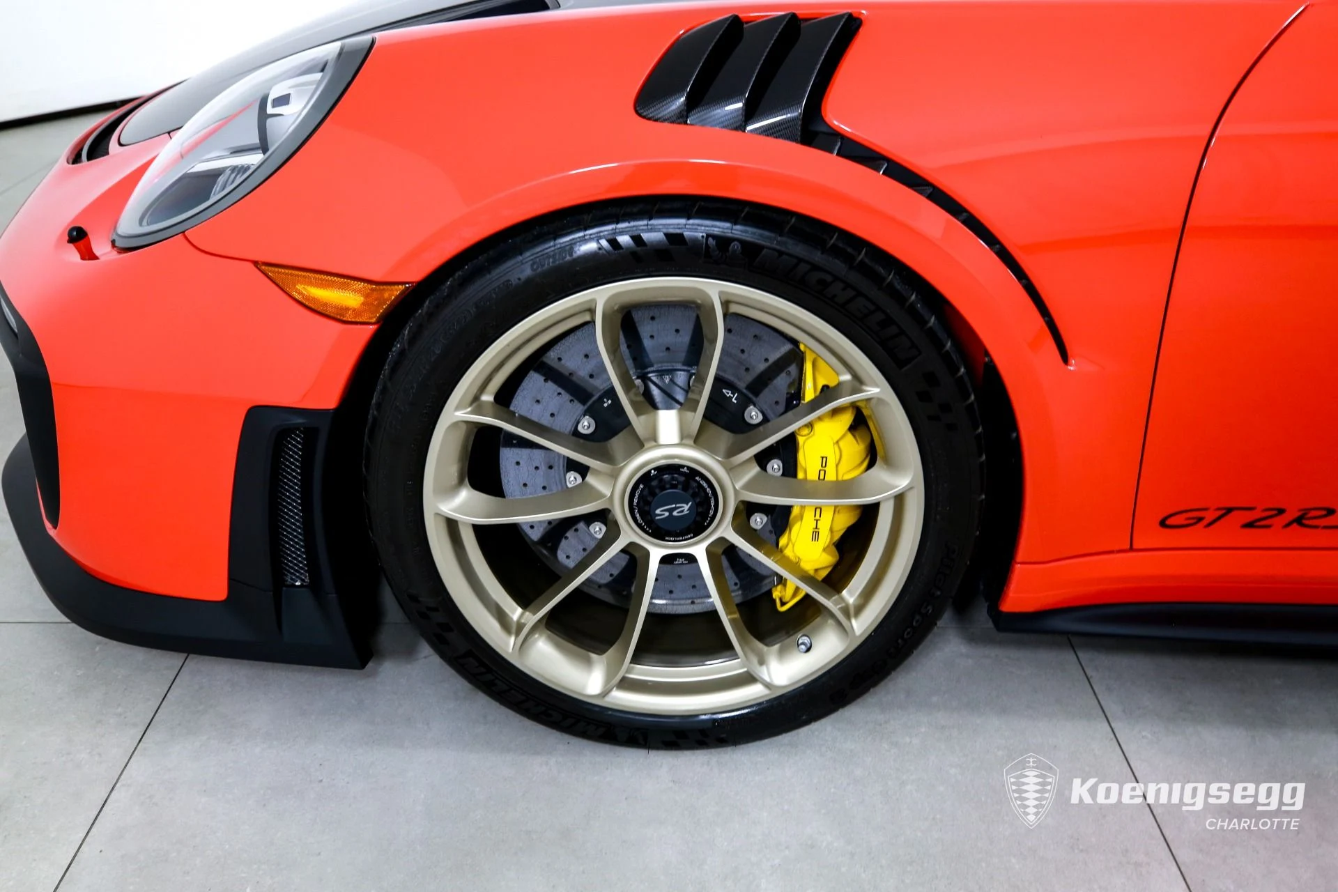 mph026_2696308926_Used_2018_Porsche_911_GT_2_RS_1783437290_0d4da001b0