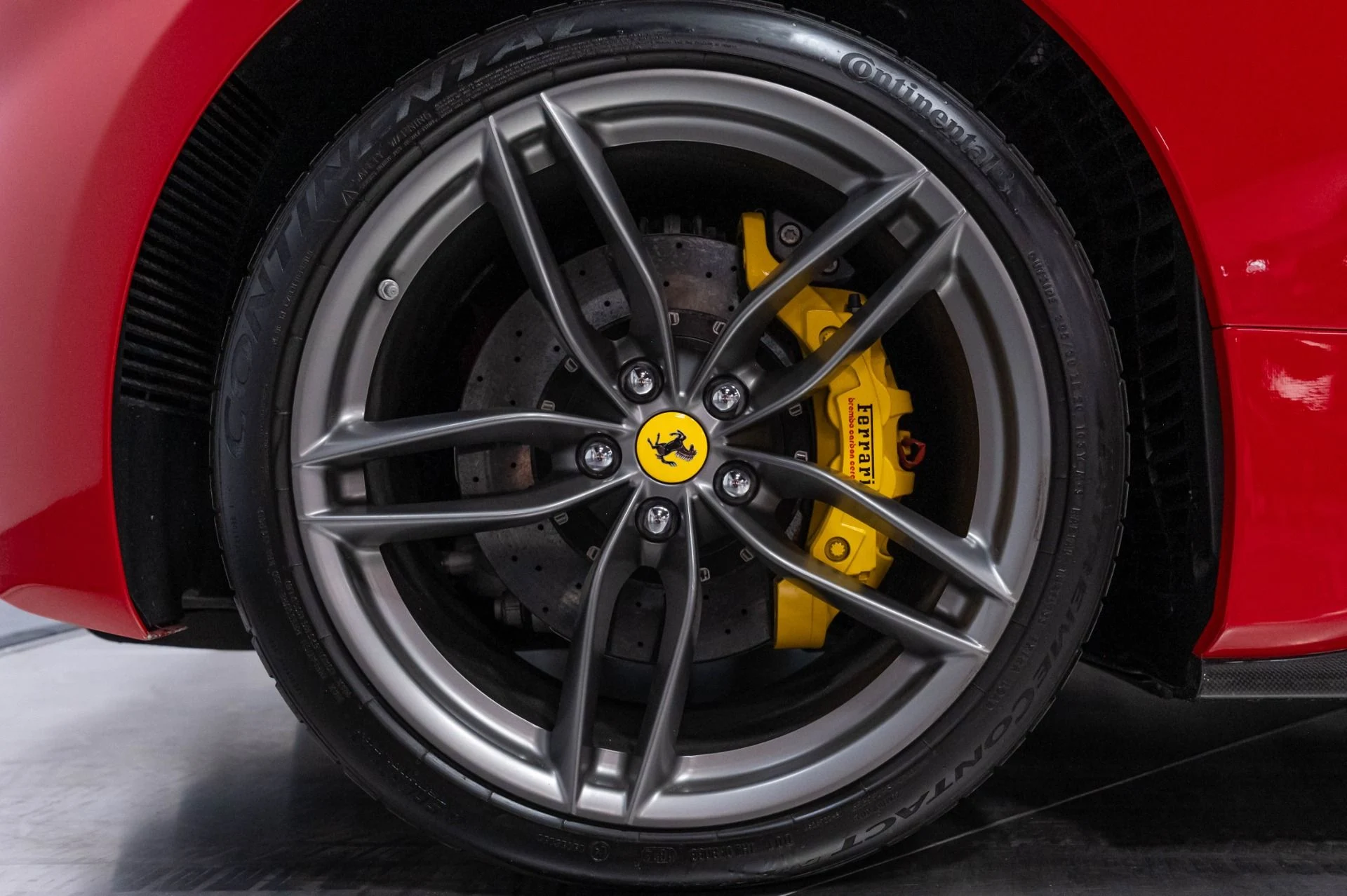 mph026_2697402650_Used_2018_Ferrari_488_Spider_1786656638_59981af159