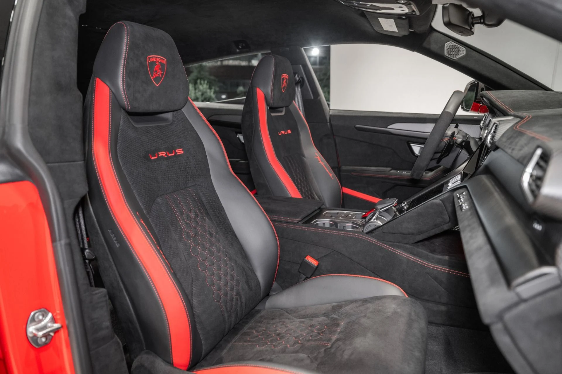 mph026_2697996927_New_2024_Lamborghini_Urus_Performante_1785778216_2b55b6d145