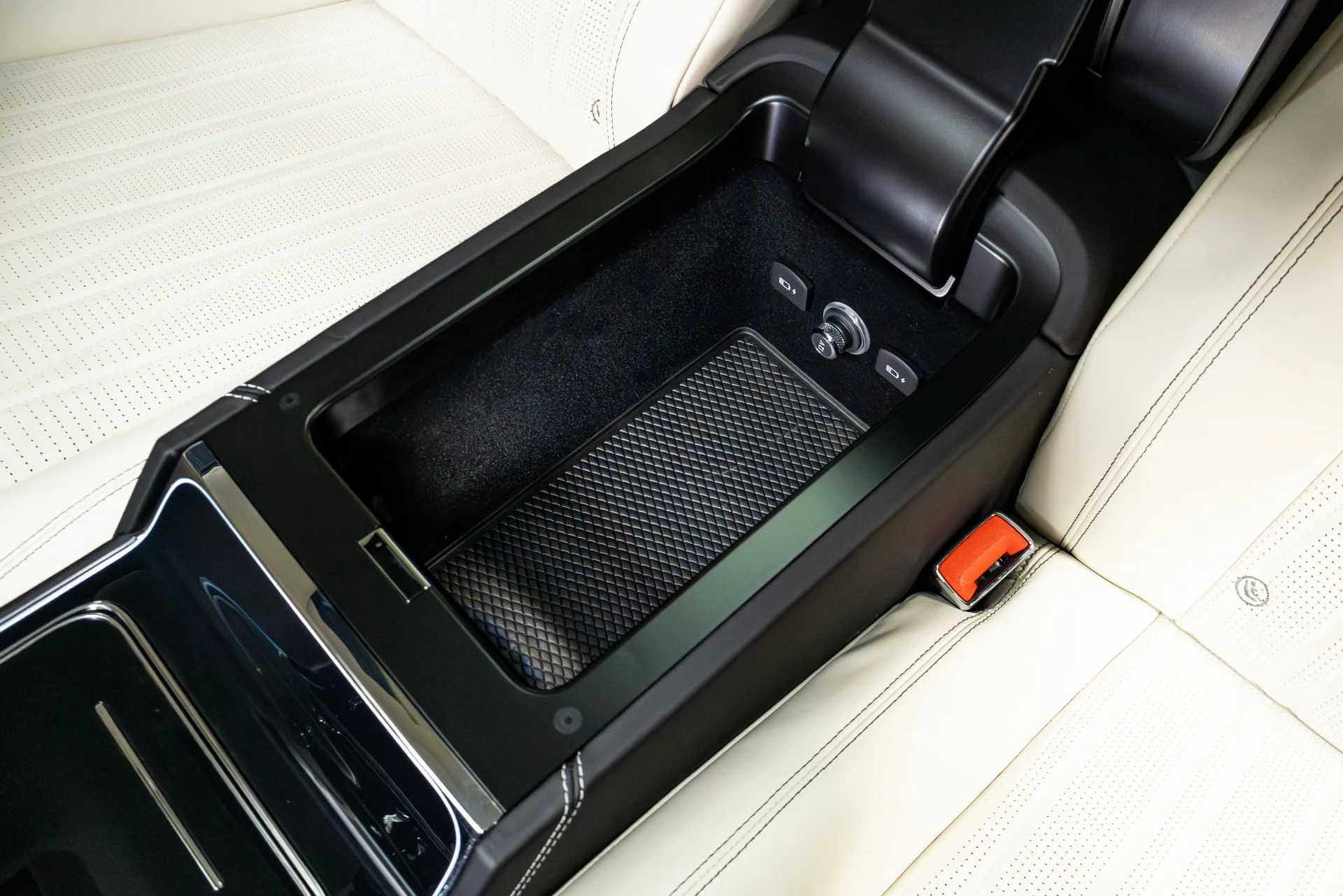 mph026_2698237367_Used_2021_Bentley_Flying_Spur_W12_1772666284_99179bac65