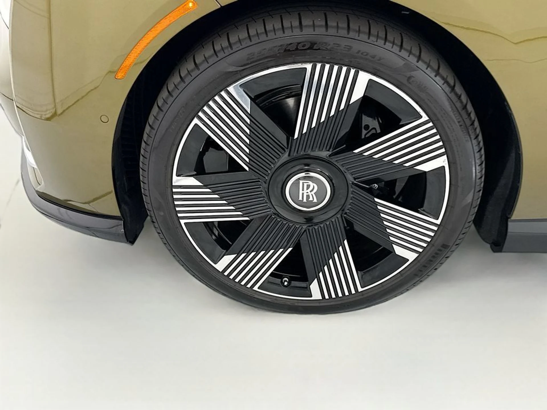 mph026_2709370595_used_2026_rolls_royce_spectre_coupe_8119_23019329_27_1024_95b73d13f4