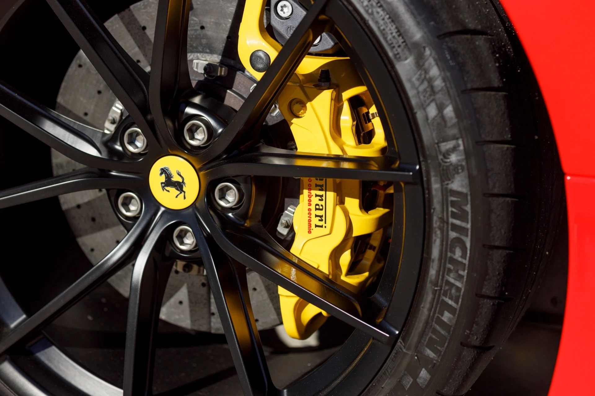 mph026_2711645651_Used_2020_Ferrari_488_Pista_1765914948_bf145d2066