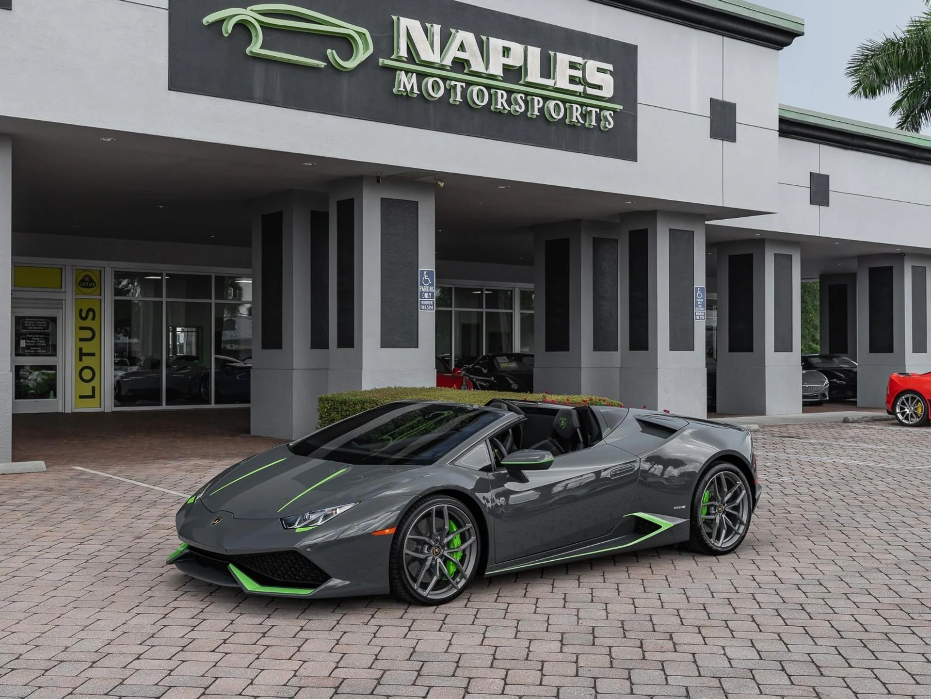 mph026_272041910_Used_2016_Lamborghini_Huracan_LP_610_4_Spyder_1756498255_f6c985a27e