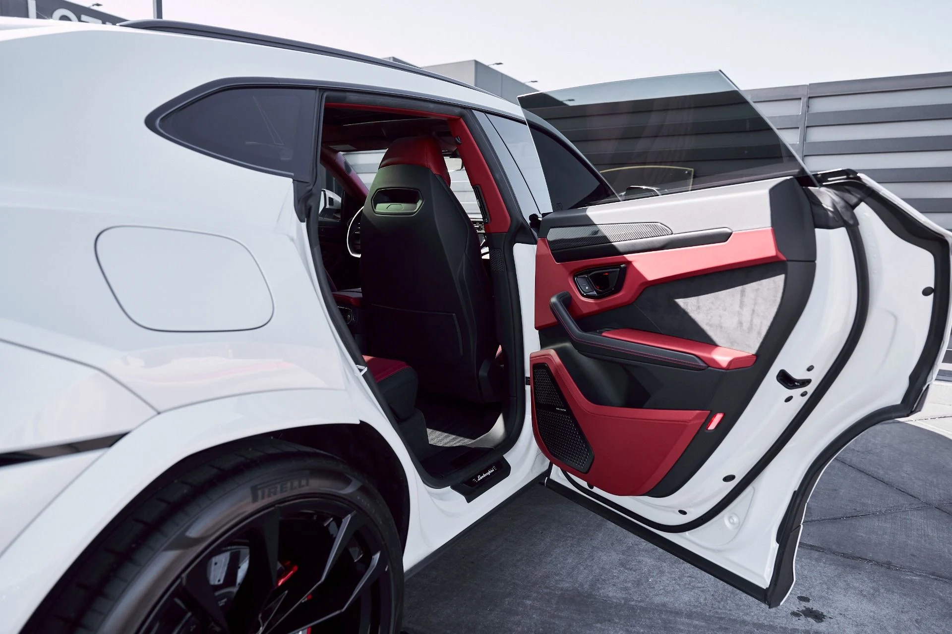 mph026_2724597710_Used_2024_Lamborghini_Urus_S_1769733238_5e92181fd2