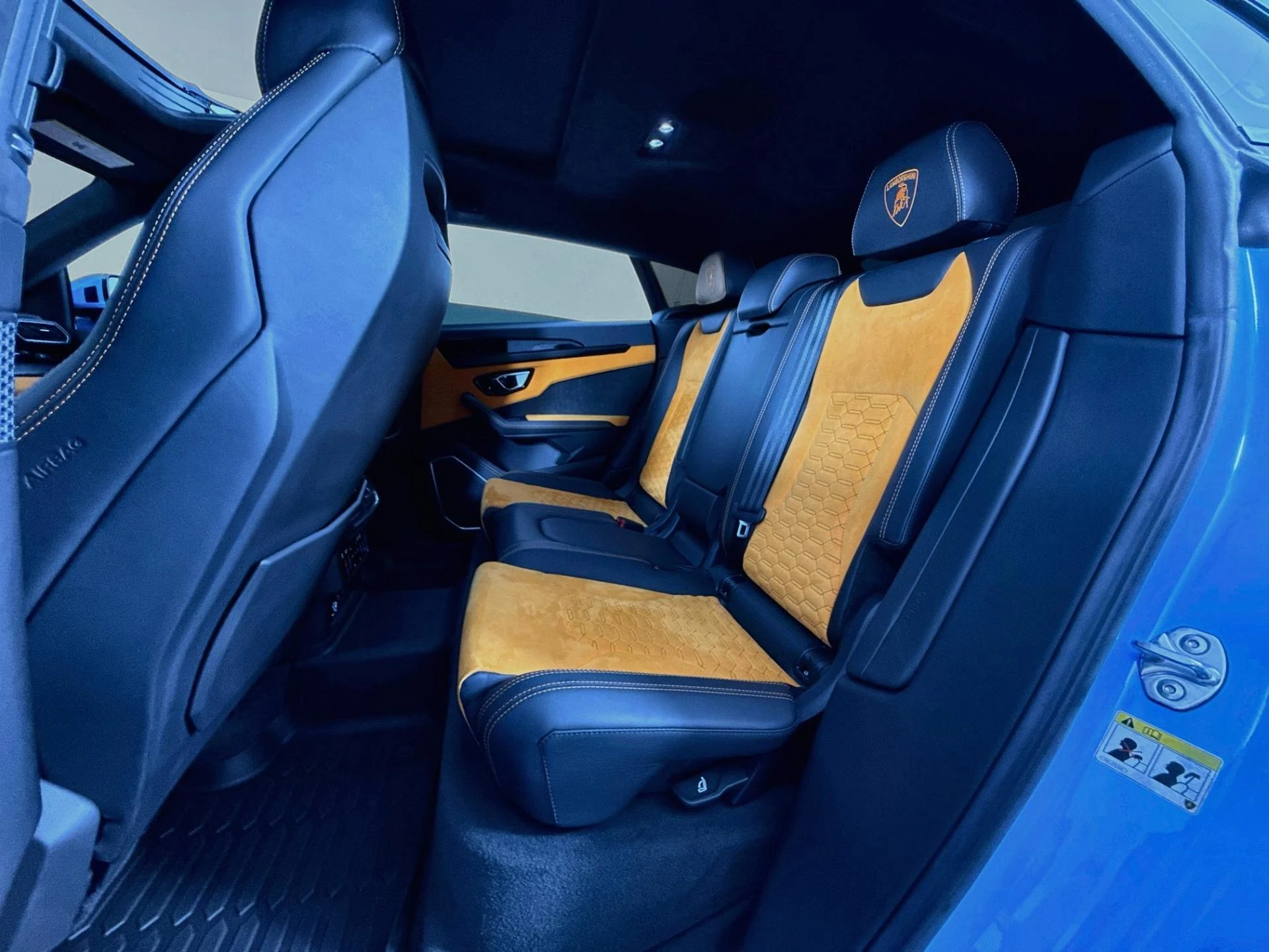 mph026_2727117699_Used_2022_Lamborghini_Urus_1786408610_30134ecb64