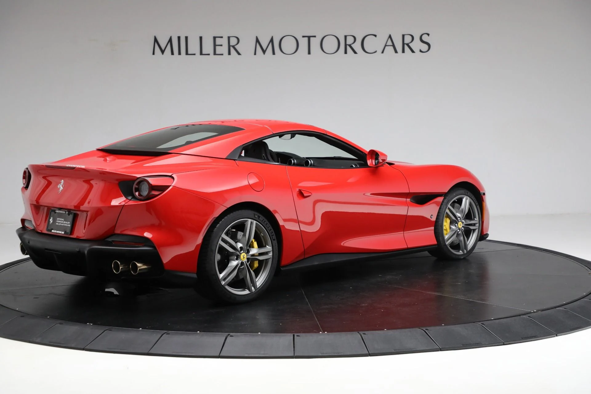 mph026_2729452383_Used_2023_Ferrari_Portofino_M_1793389960_63ec2a461c