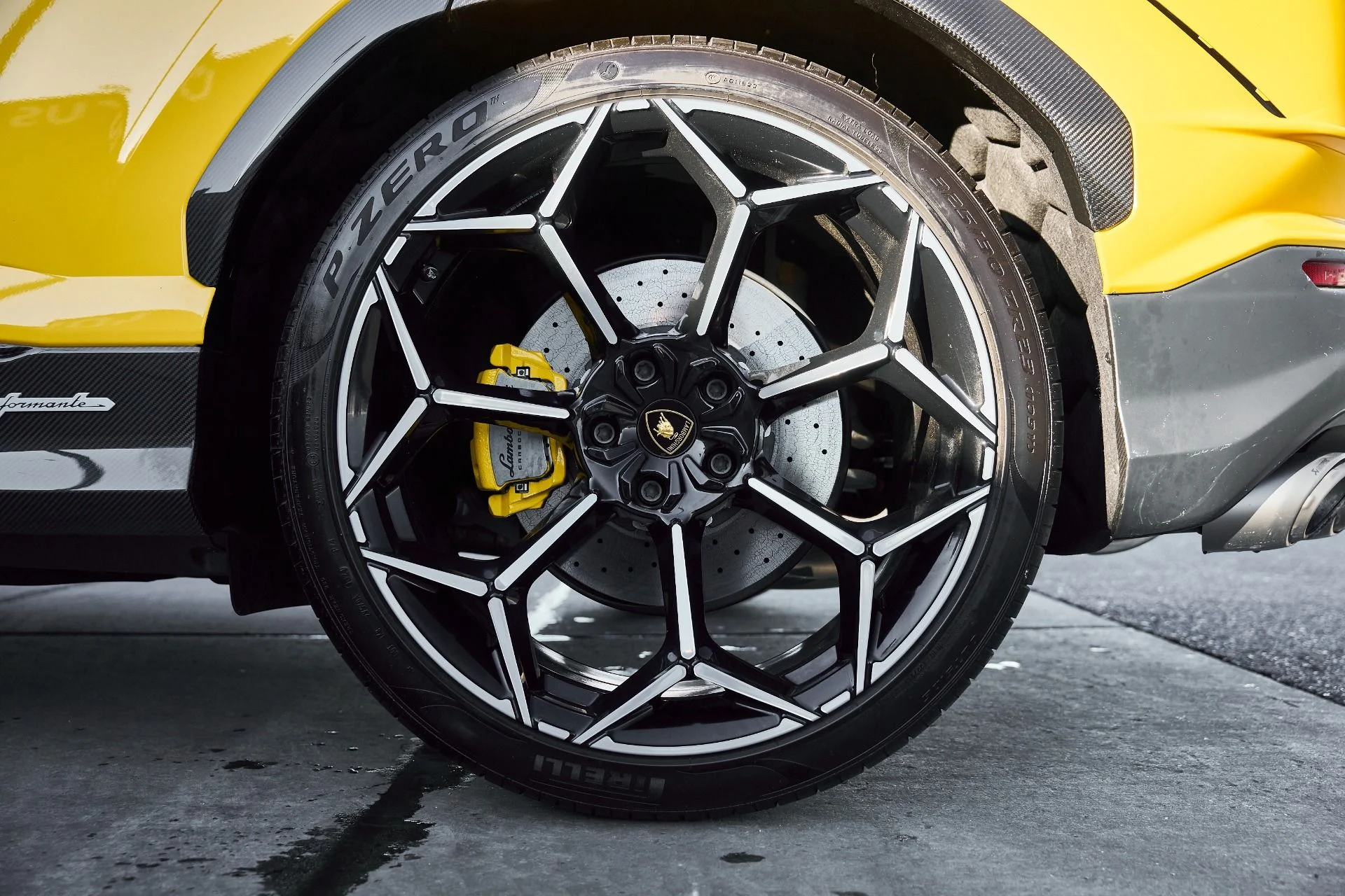 mph026_2736805812_Used_2024_Lamborghini_Urus_Performante_1768011570_2b76a6a360