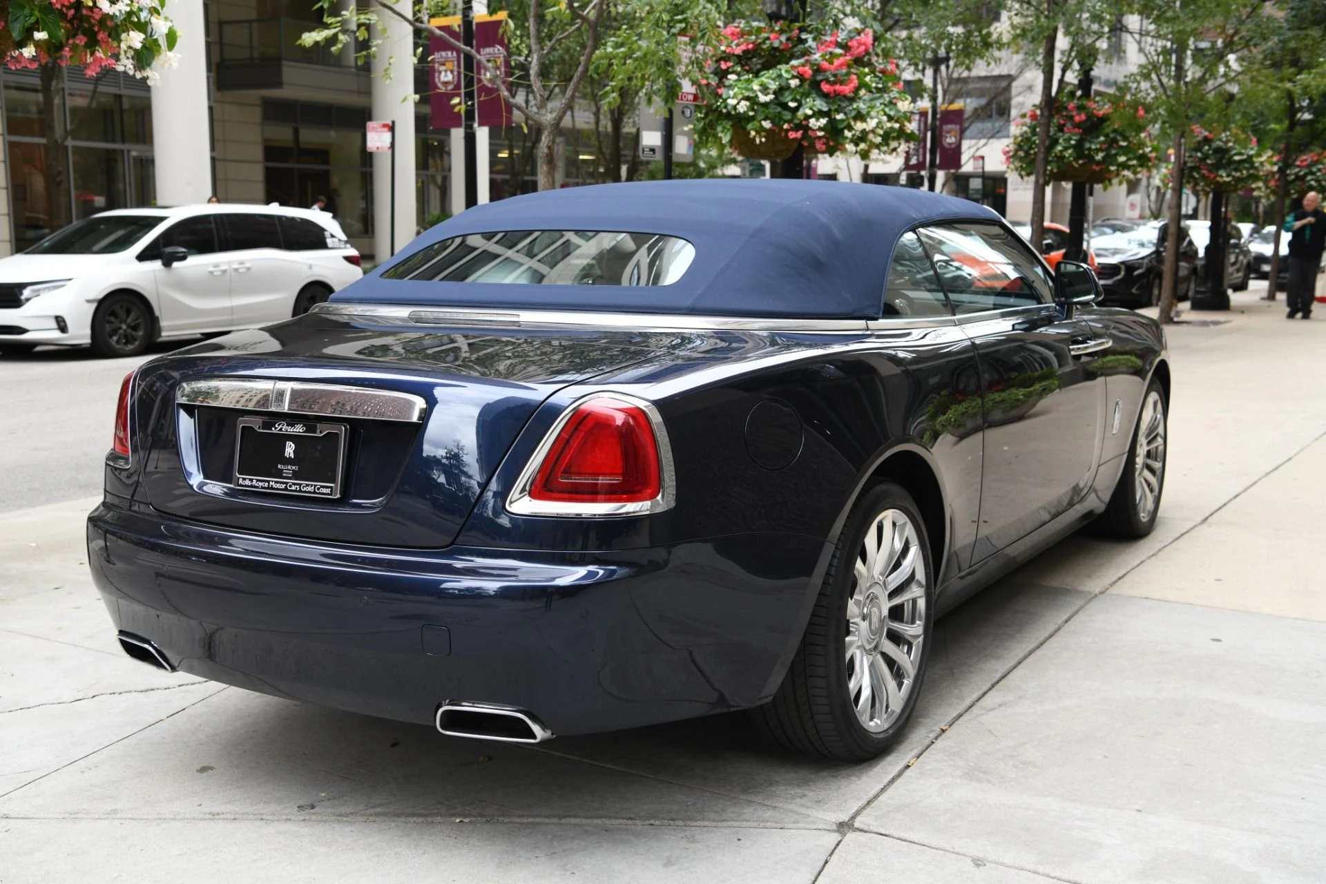 mph026_2747059580_8627_p28_l_7685d3a00e