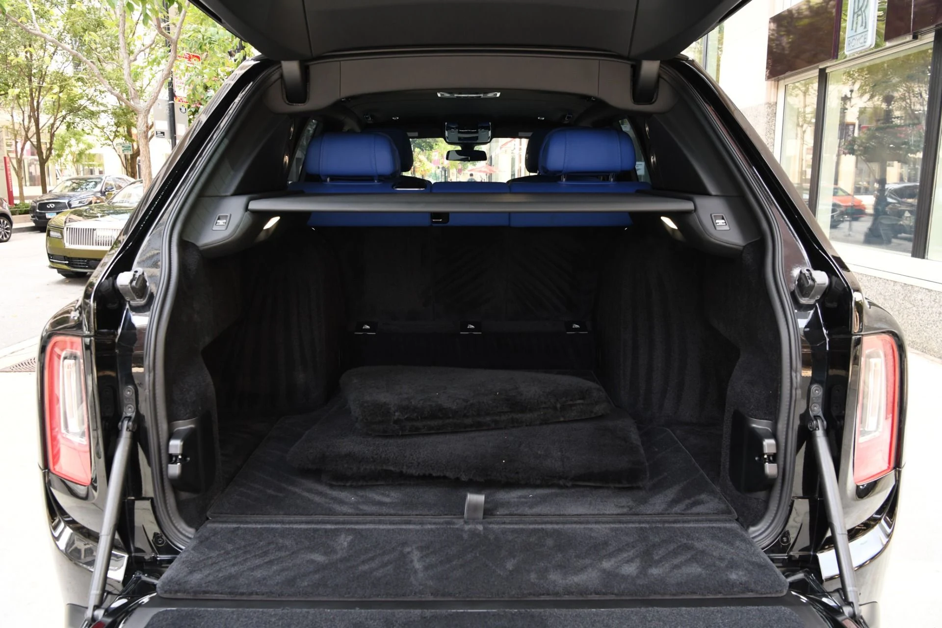 mph026_2749347271_11928_p28_l_72f5141513