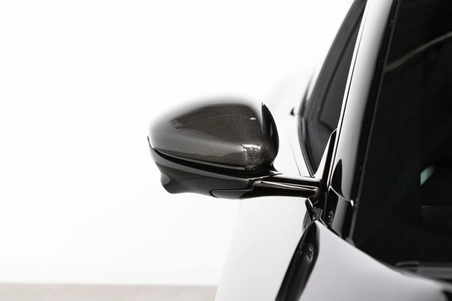 mph026_2753868982_Used_2025_Ferrari_Purosangue_04b5a31fa1