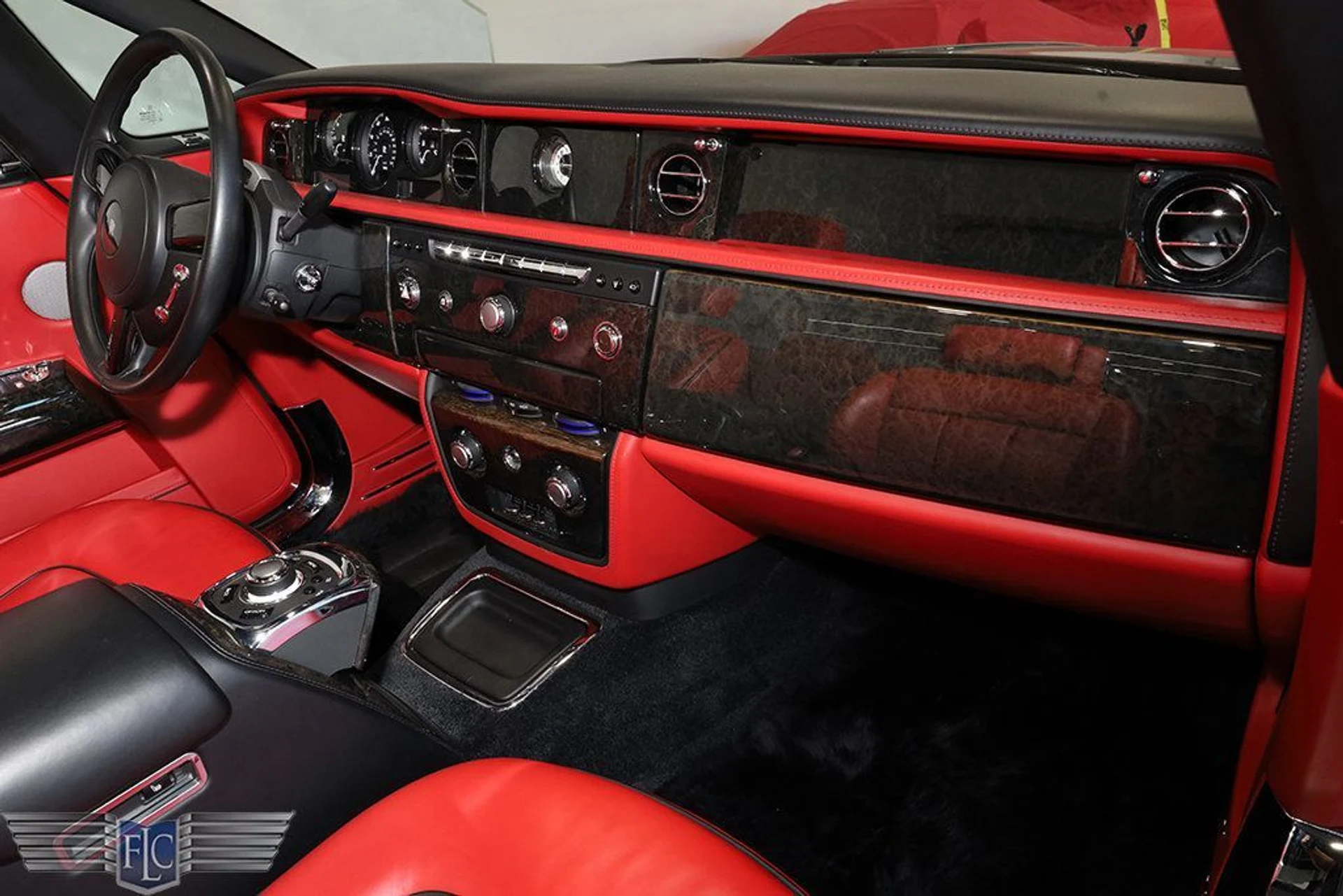 mph026_2755890683_used_2017_rolls_royce_phantom_drophead_coupe_9689_23040582_27_1024_7e919e942a