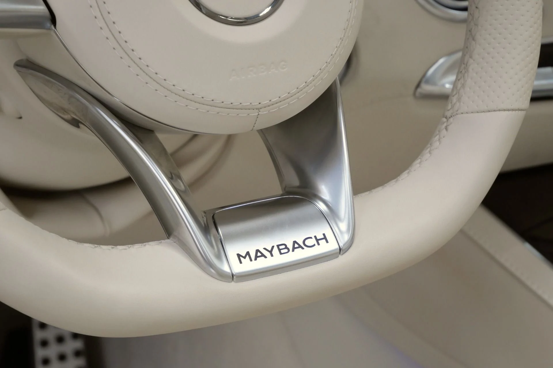 mph026_2757605978_Used_2017_Mercedes_Benz_Mercedes_Maybach_S650_Cabriolet_1758656467_636a915255