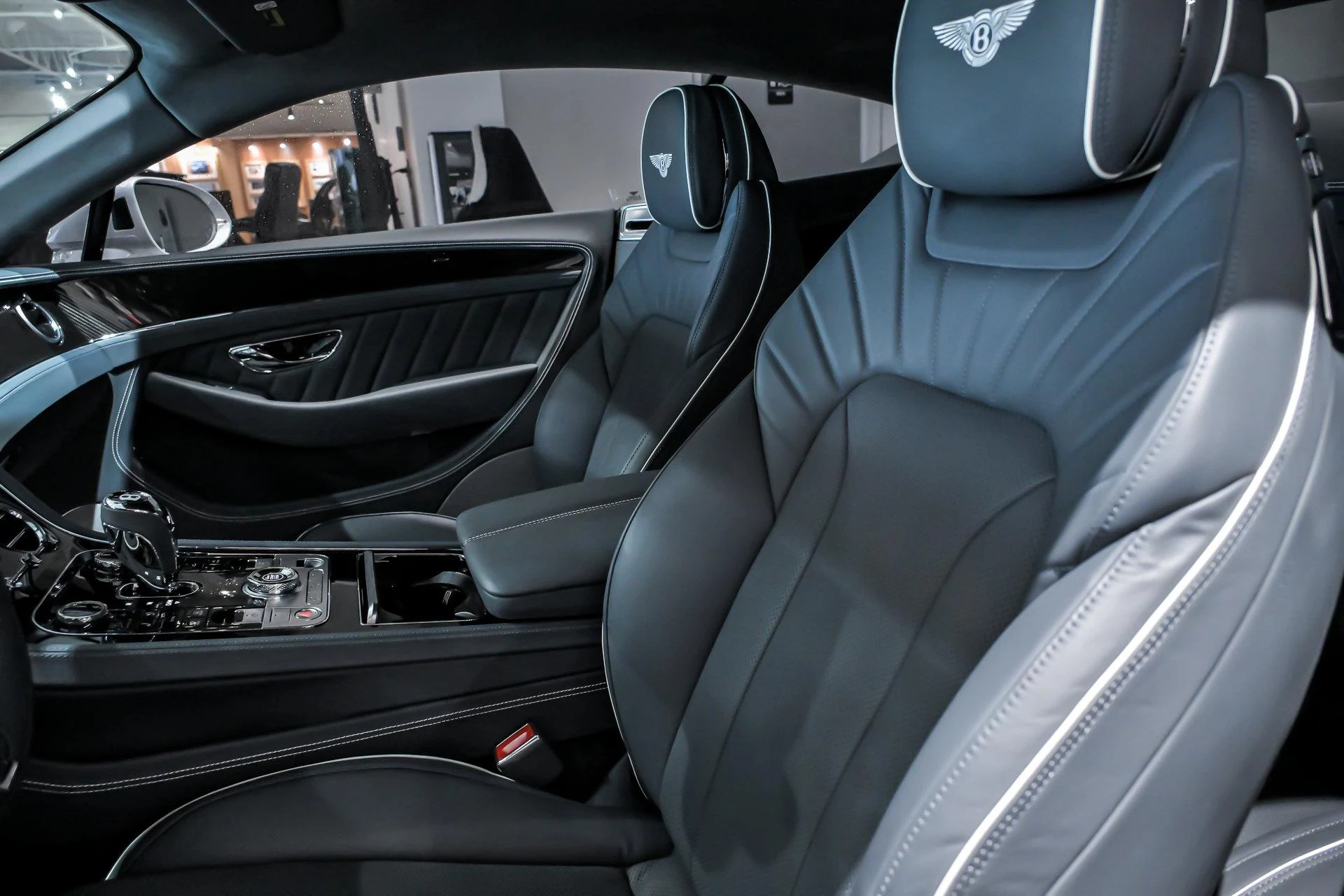 mph026_2758679417_Used_2024_Bentley_Continental_GT_V8_Coupe_1766137567_3dad19a39e