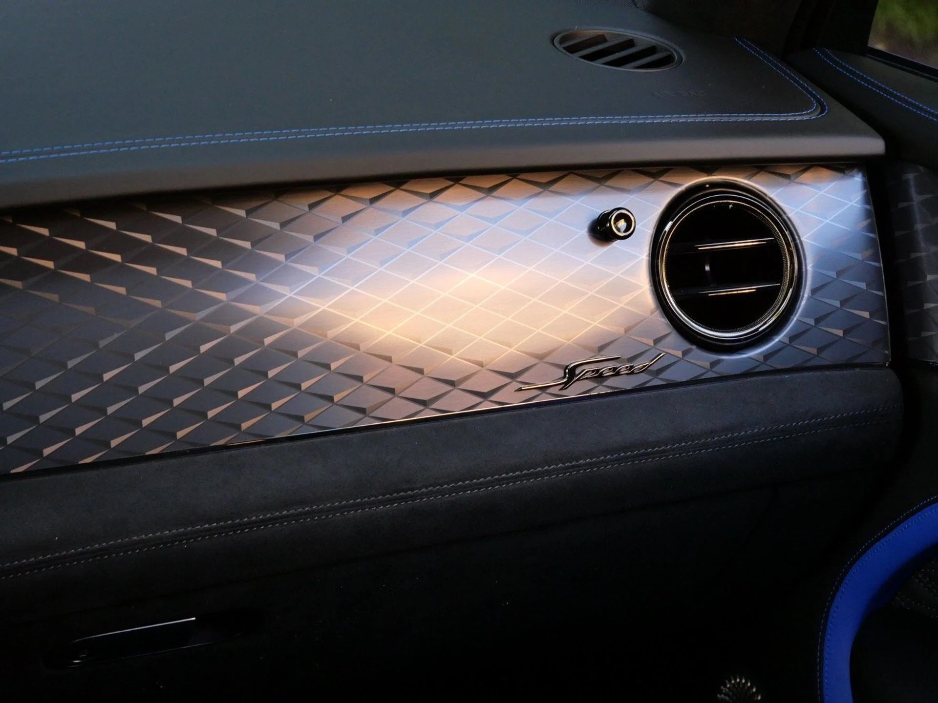 mph026_2762386385_ebcefa9d4a49c809fc3c55d93ef1202bx_f635b88486