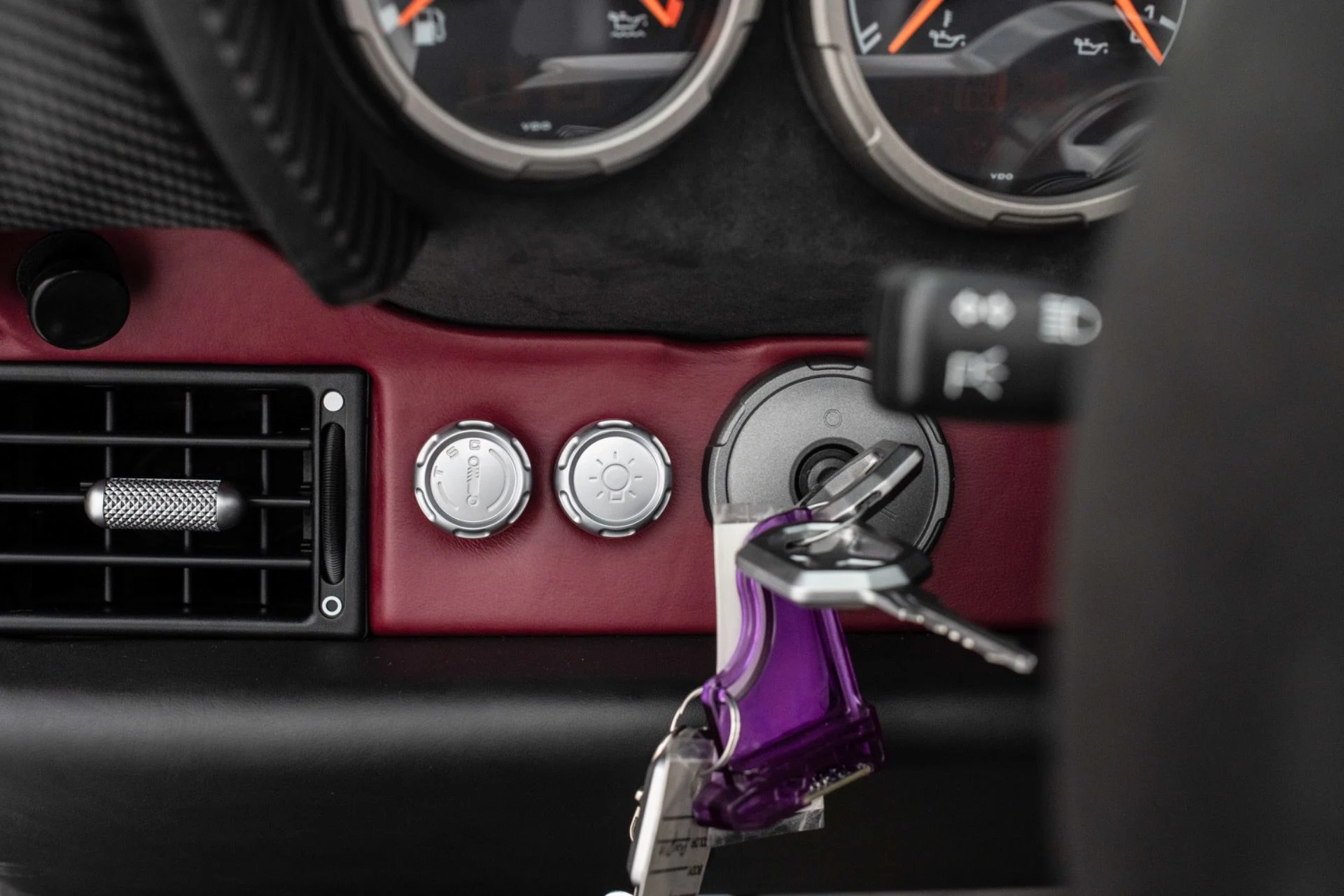 mph026_2770965233_Used_1997_Porsche_911_Speedster_By_Gunther_Werks_1779136910_5889b5f4df