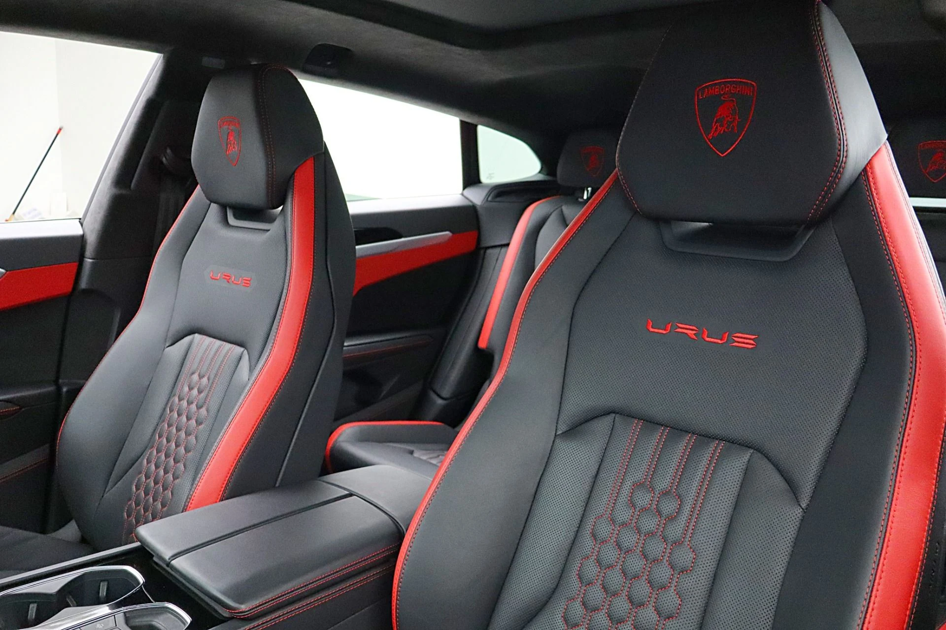 mph026_2774168579_Used_2024_Lamborghini_Urus_SLEASE_OPTIONS_AVAILABLE_b4186c7b63