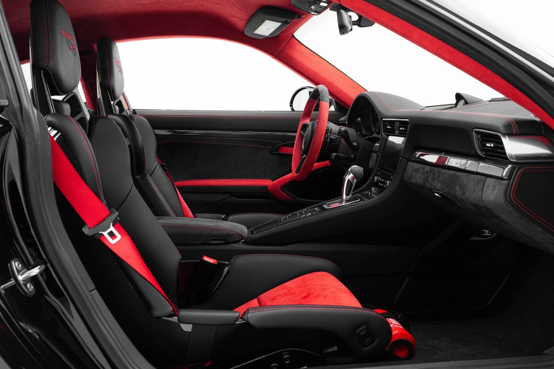 mph026_2781707016_Used_2018_Porsche_911_GT_2_RS_1774025659_9a7f9433a9